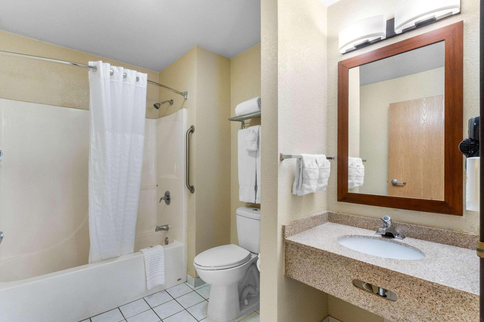 Comfort Inn & Suites Greeley photo 20