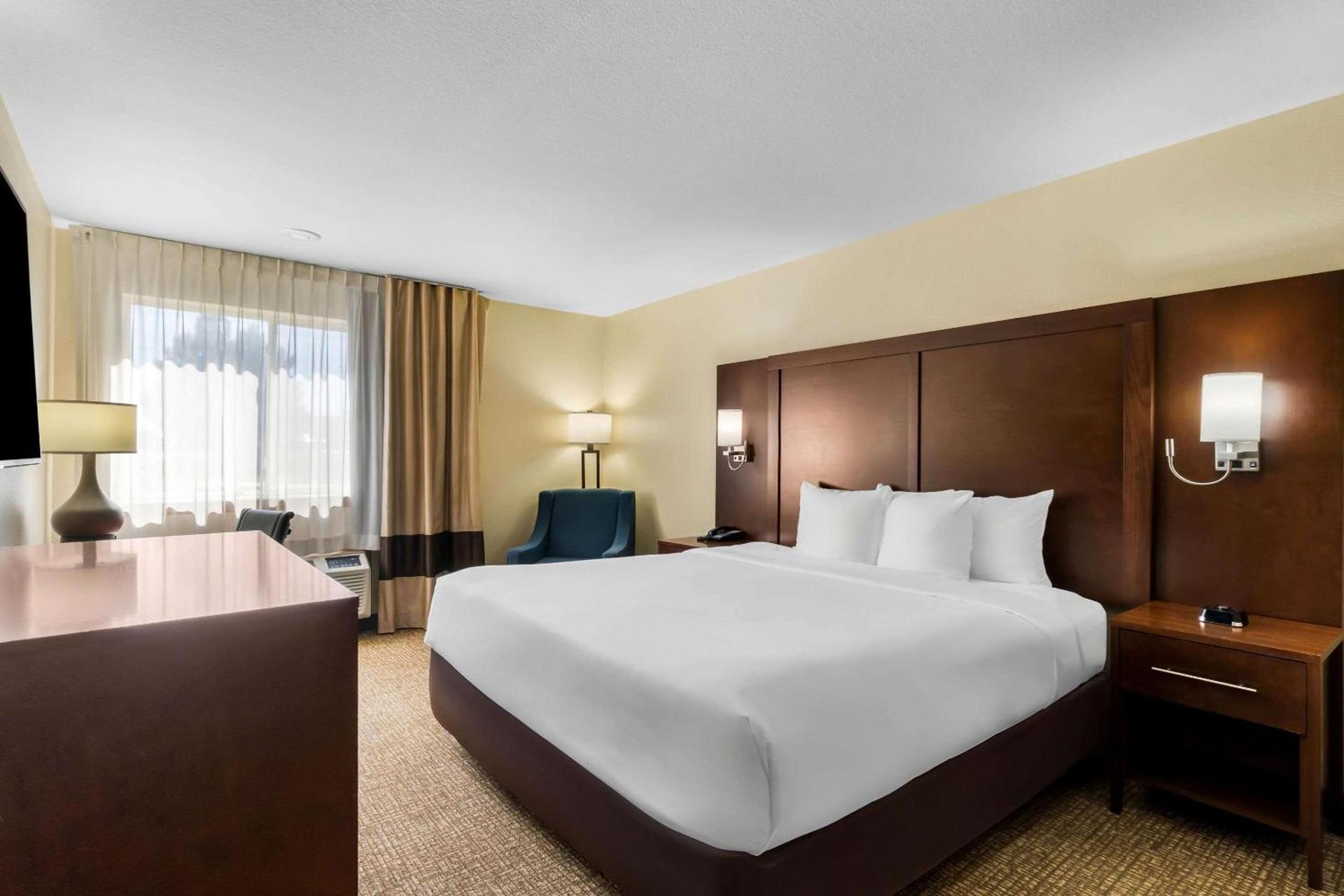 Comfort Inn & Suites Greeley photo 8