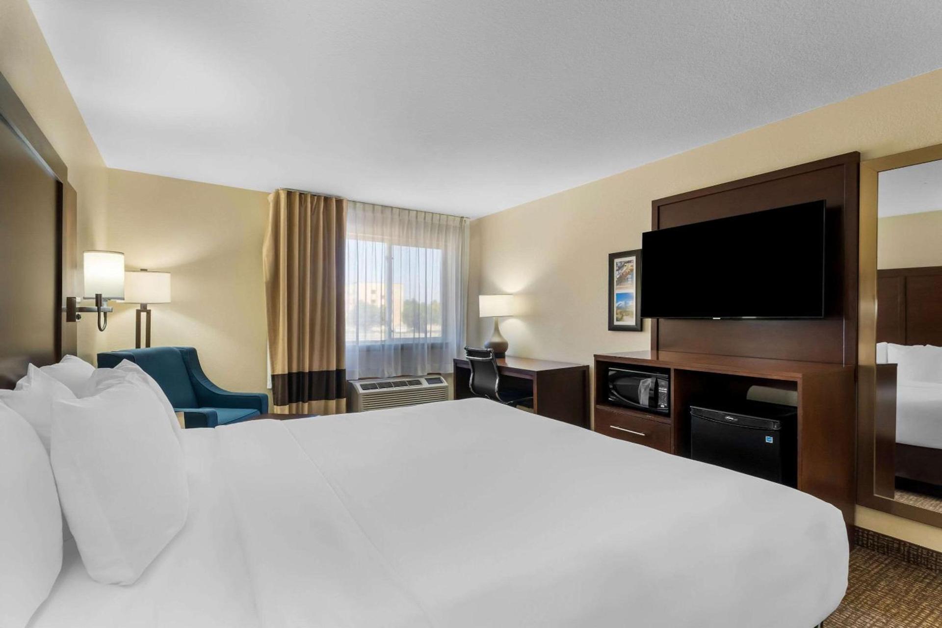 Comfort Inn & Suites Greeley photo 6