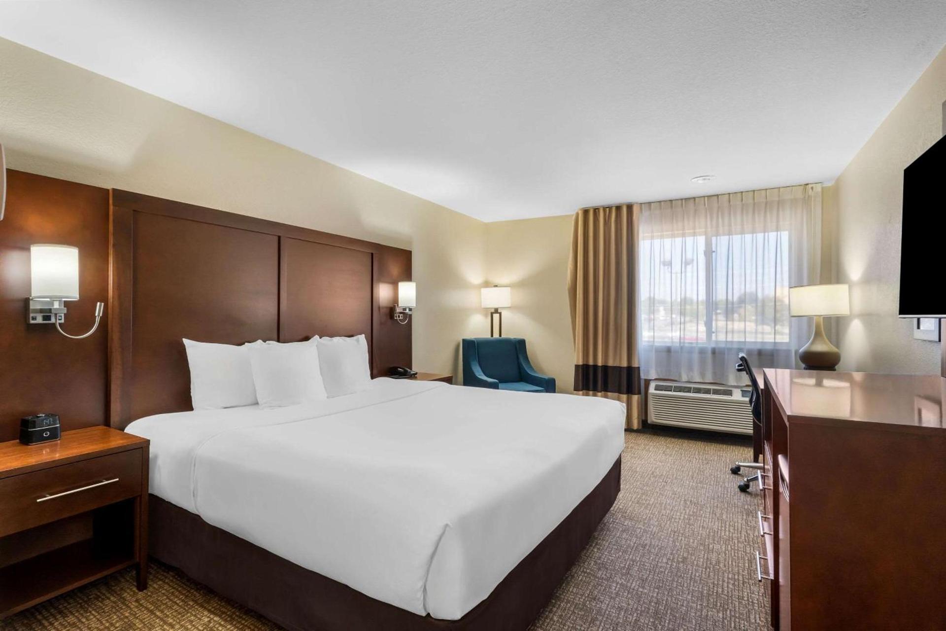 Comfort Inn & Suites Greeley photo 5
