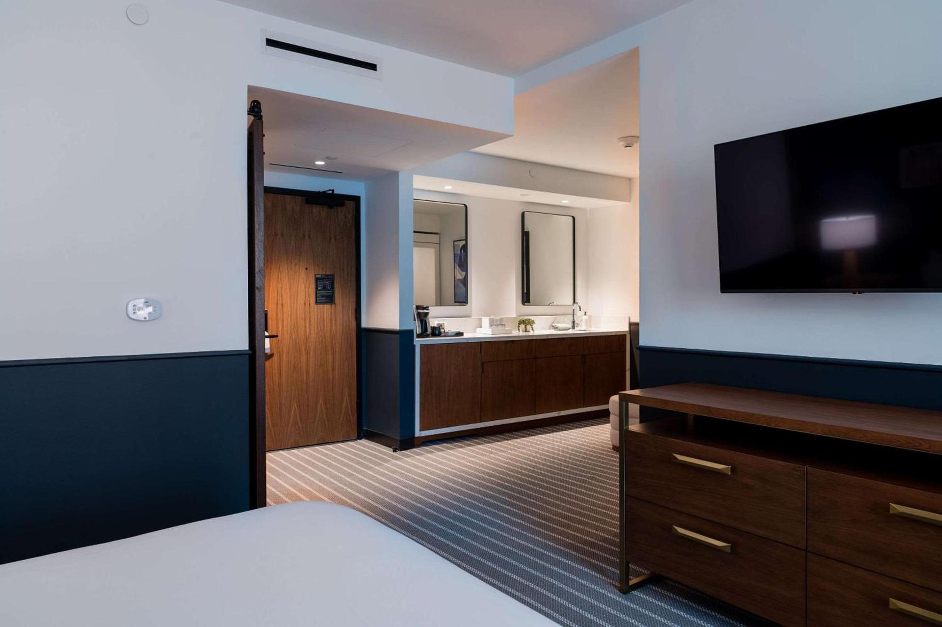 Cambria Hotel Boston Somerville photo 27