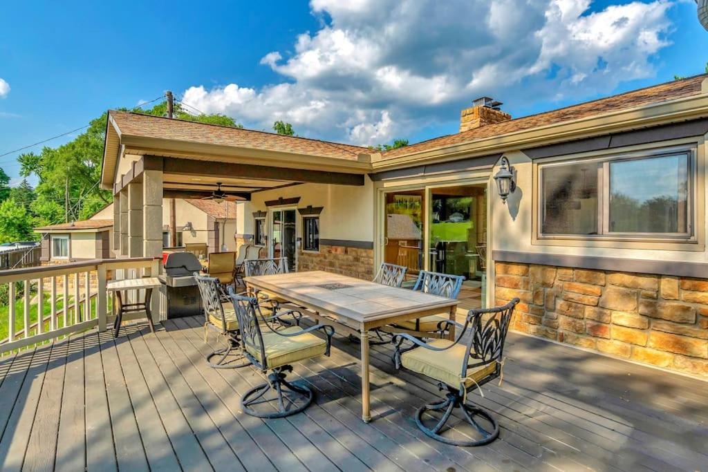 Lakehouse with Jacuzzi next to Pine Knob photo 35