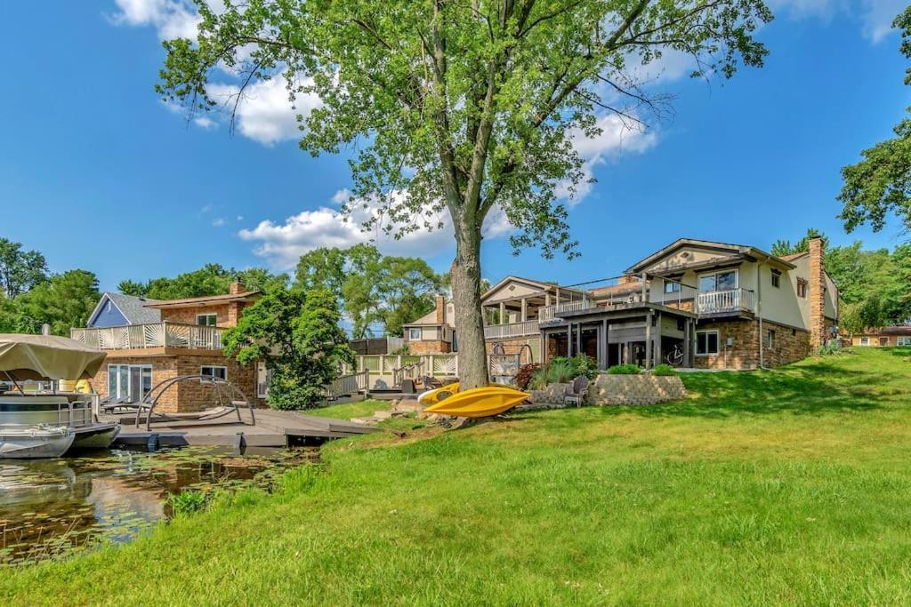 Lakehouse with Jacuzzi next to Pine Knob photo 43