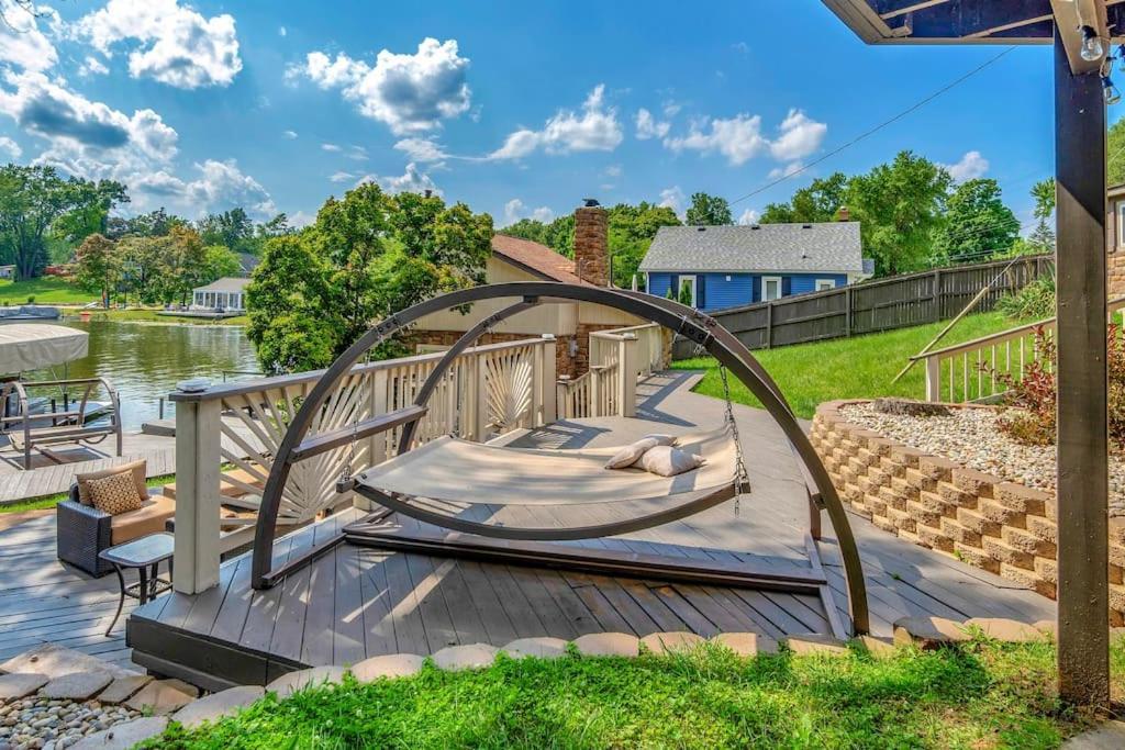 Lakehouse with Jacuzzi next to Pine Knob photo 44