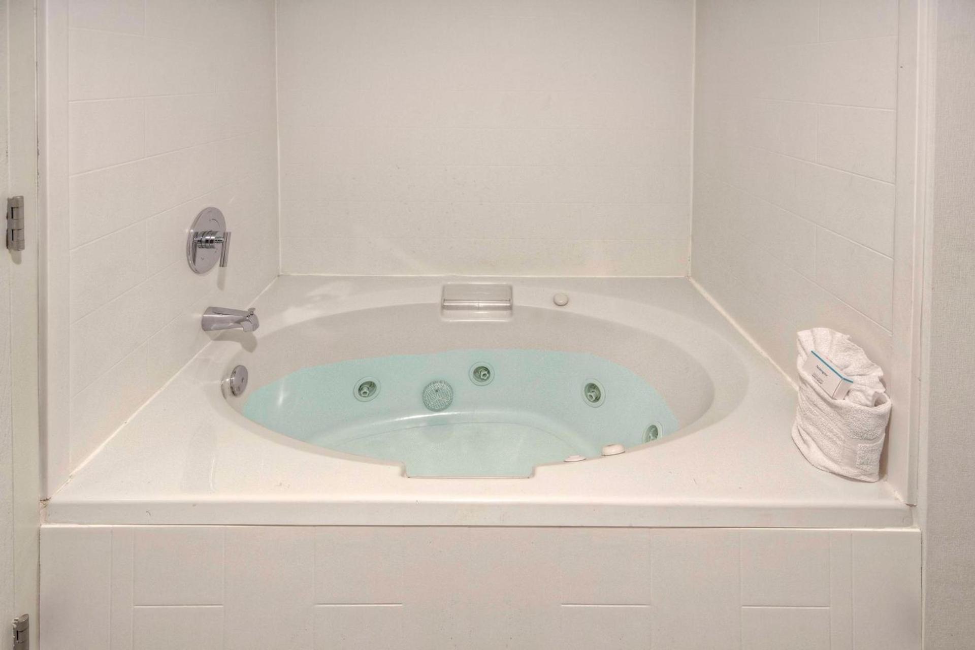 Hampton Inn & Suites Clermont photo 19