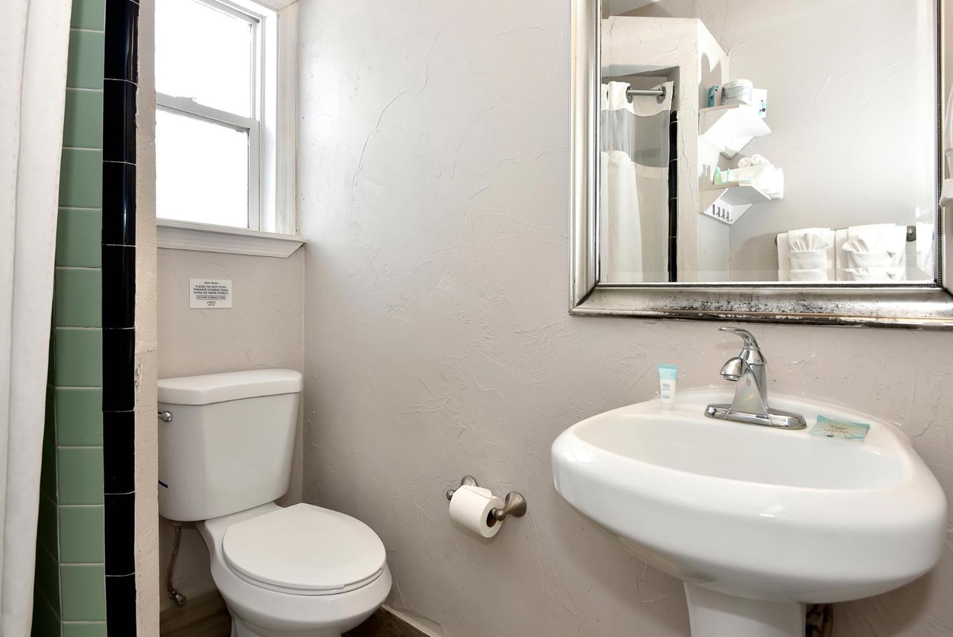 Shoreline Suites & Cabana Cottages – Beachfront photo 14