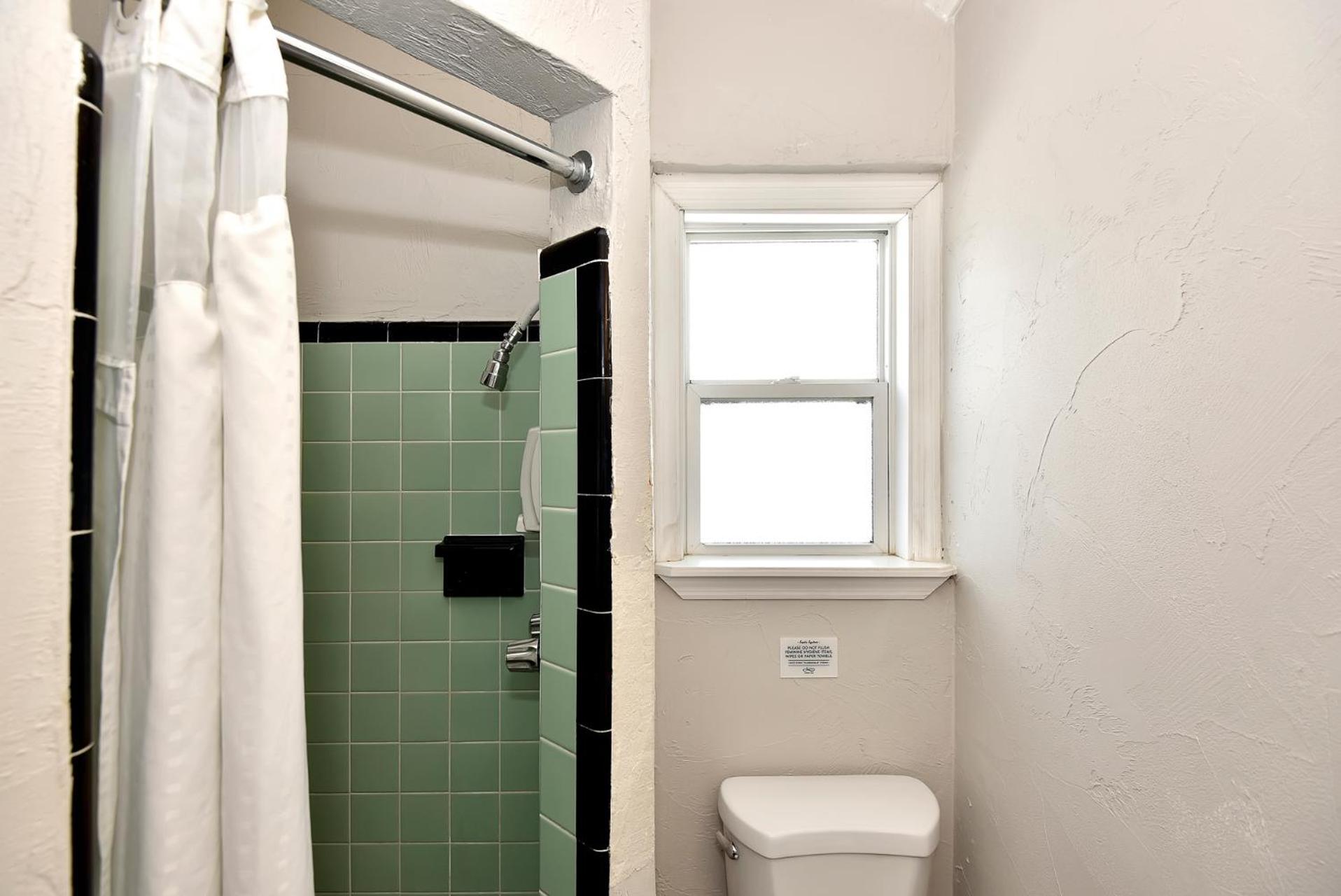 Shoreline Suites & Cabana Cottages – Beachfront photo 13