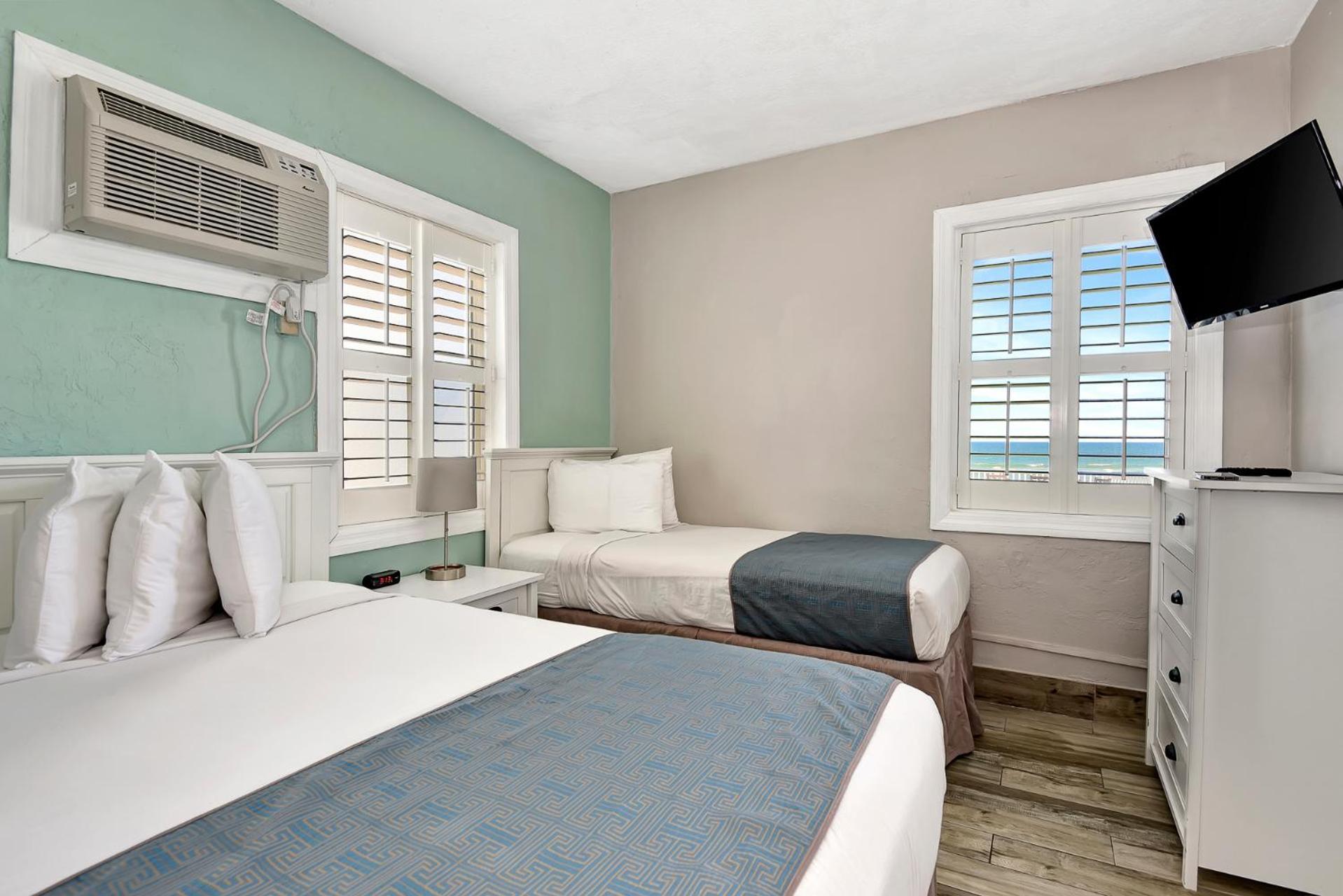 Shoreline Suites & Cabana Cottages – Beachfront photo 31