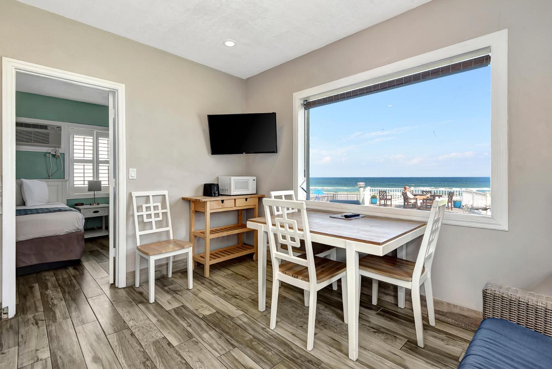 Shoreline Suites & Cabana Cottages – Beachfront photo 29