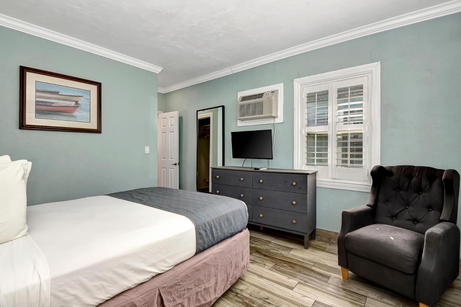 Shoreline Suites & Cabana Cottages – Beachfront photo 34