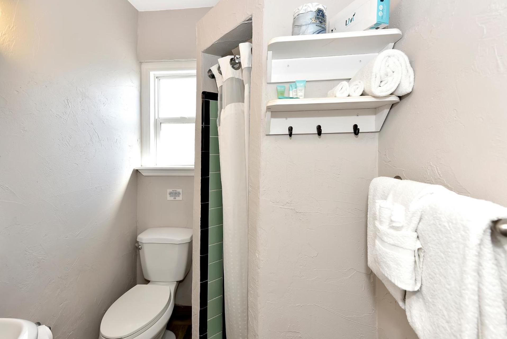 Shoreline Suites & Cabana Cottages – Beachfront photo 33