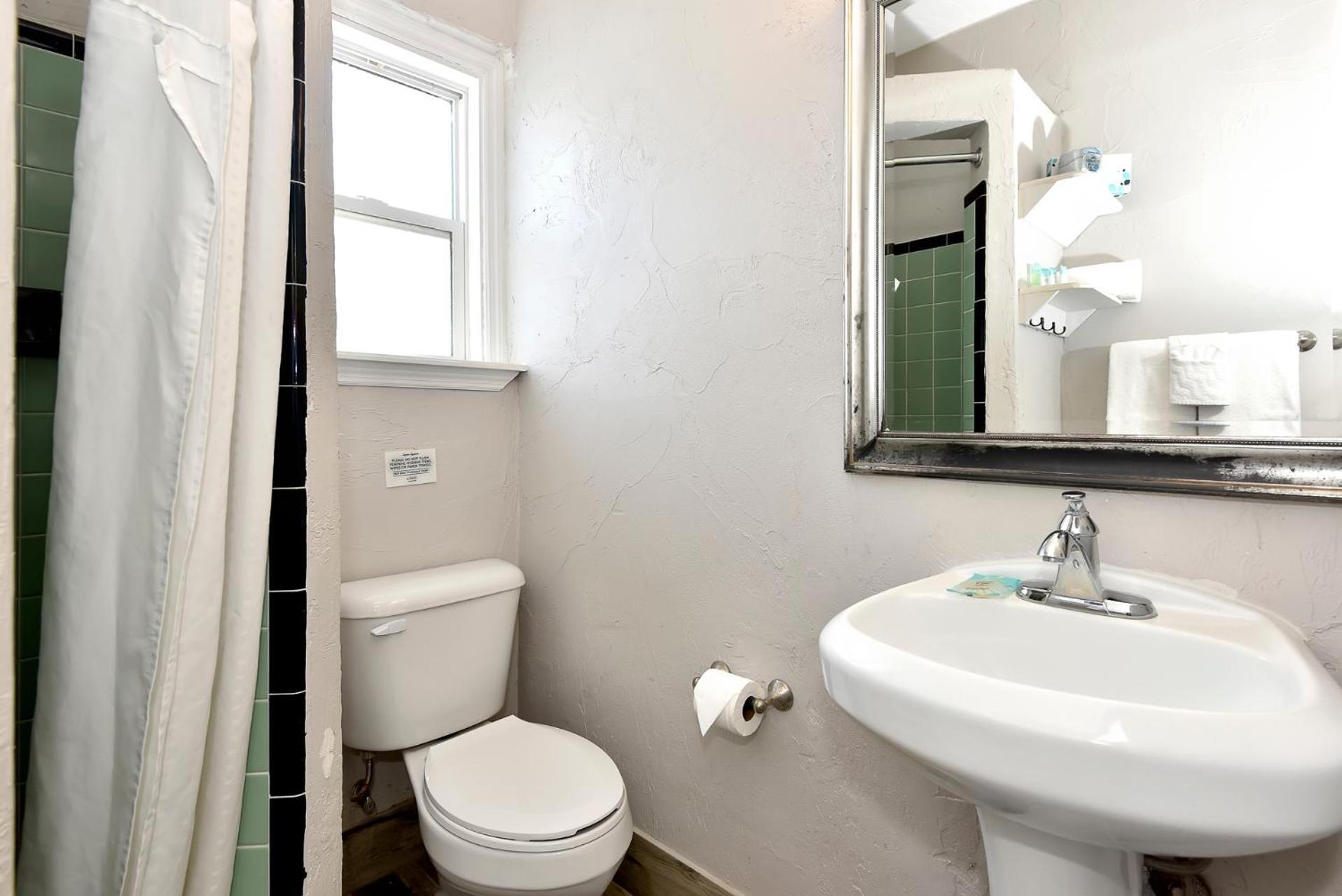 Shoreline Suites & Cabana Cottages – Beachfront photo 36