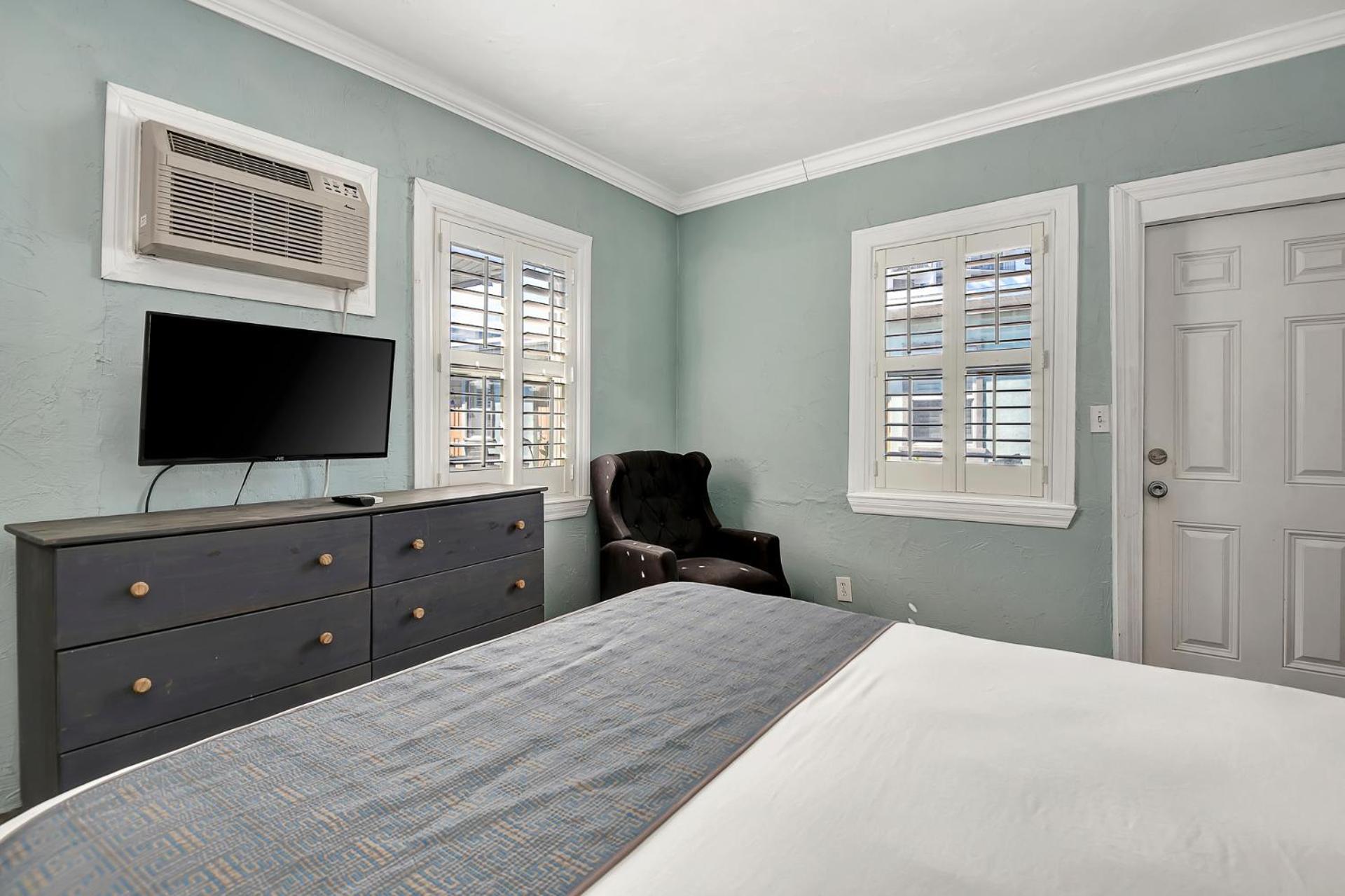 Shoreline Suites & Cabana Cottages – Beachfront photo 46