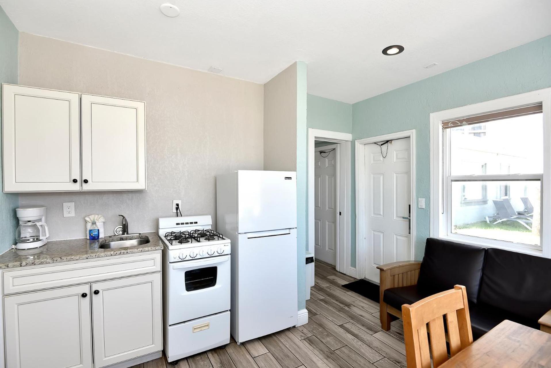 Shoreline Suites & Cabana Cottages – Beachfront photo 50