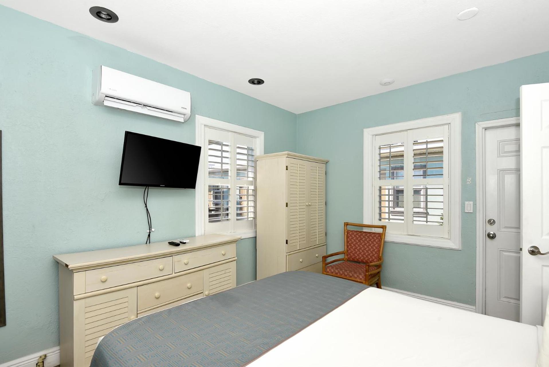 Shoreline Suites & Cabana Cottages – Beachfront photo 54