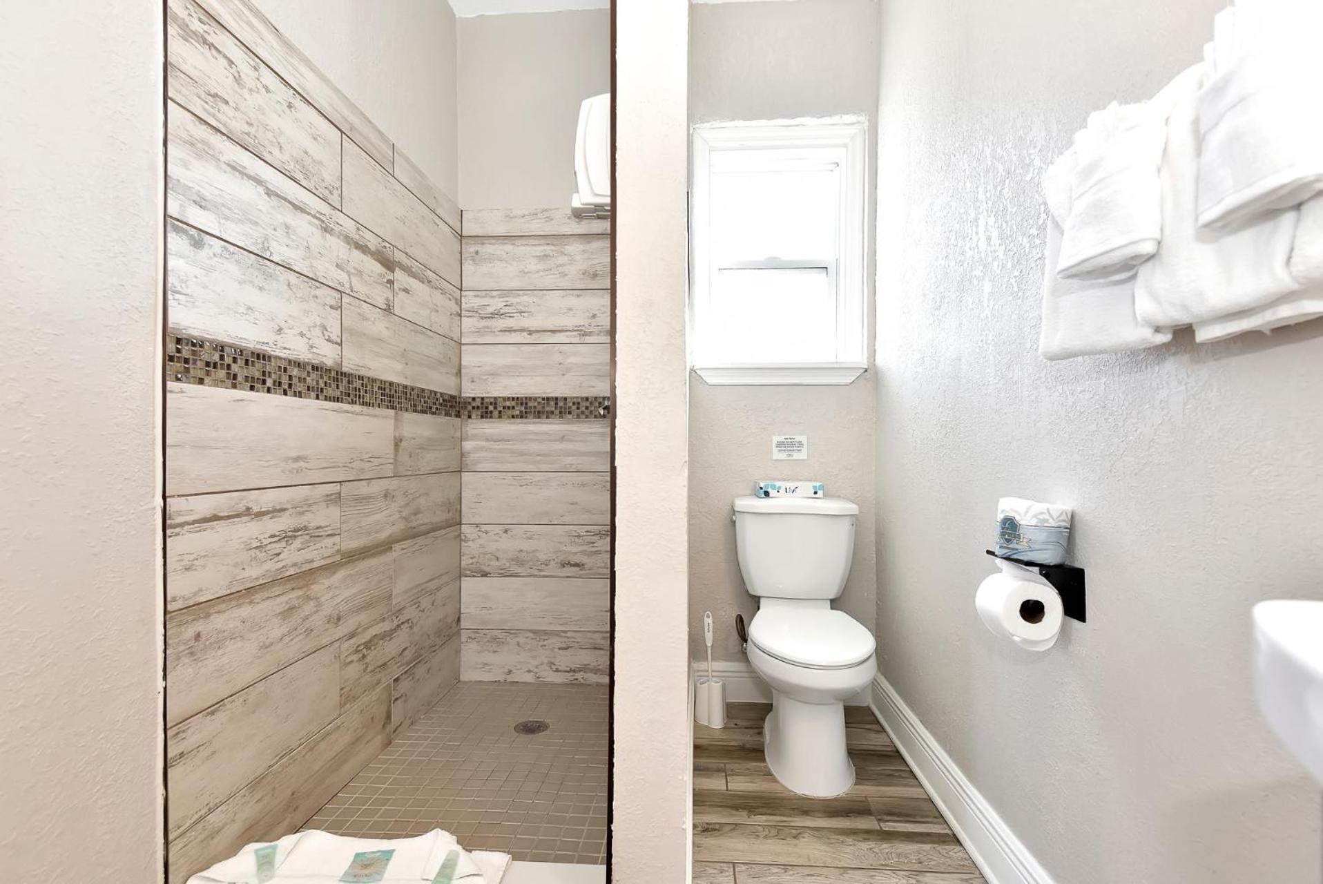 Shoreline Suites & Cabana Cottages – Beachfront photo 60