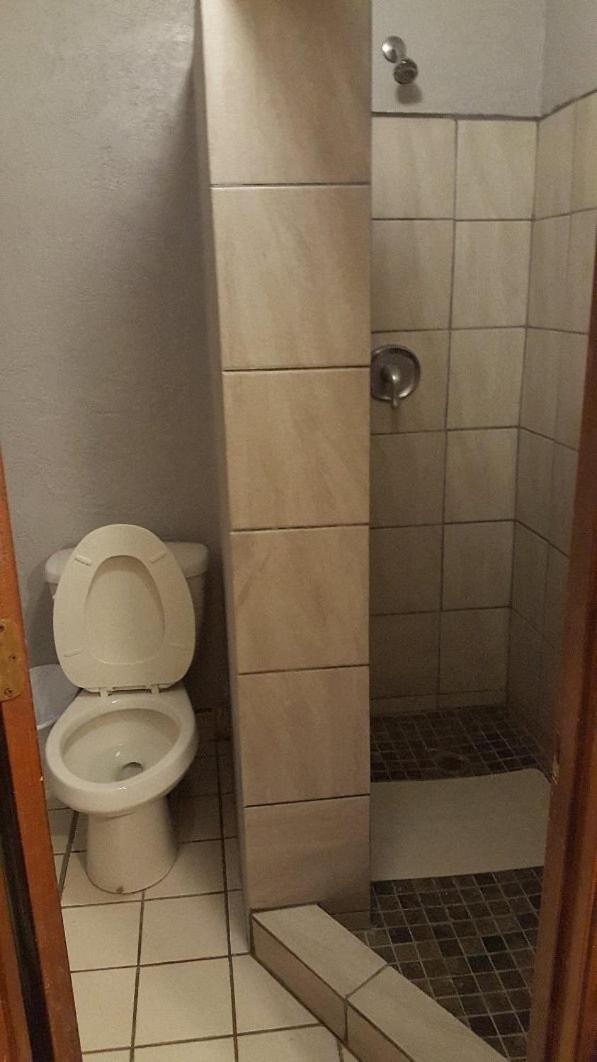 Frontier Motel photo 5