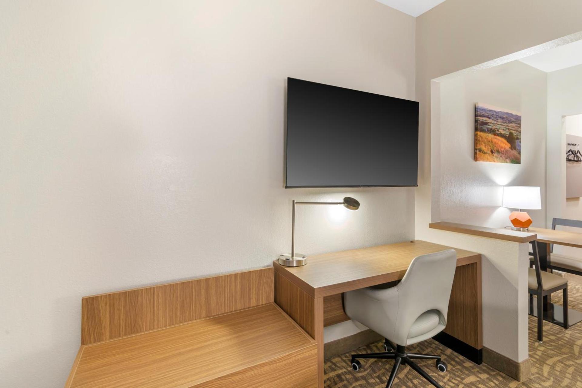 EverSpring Suites photo 24
