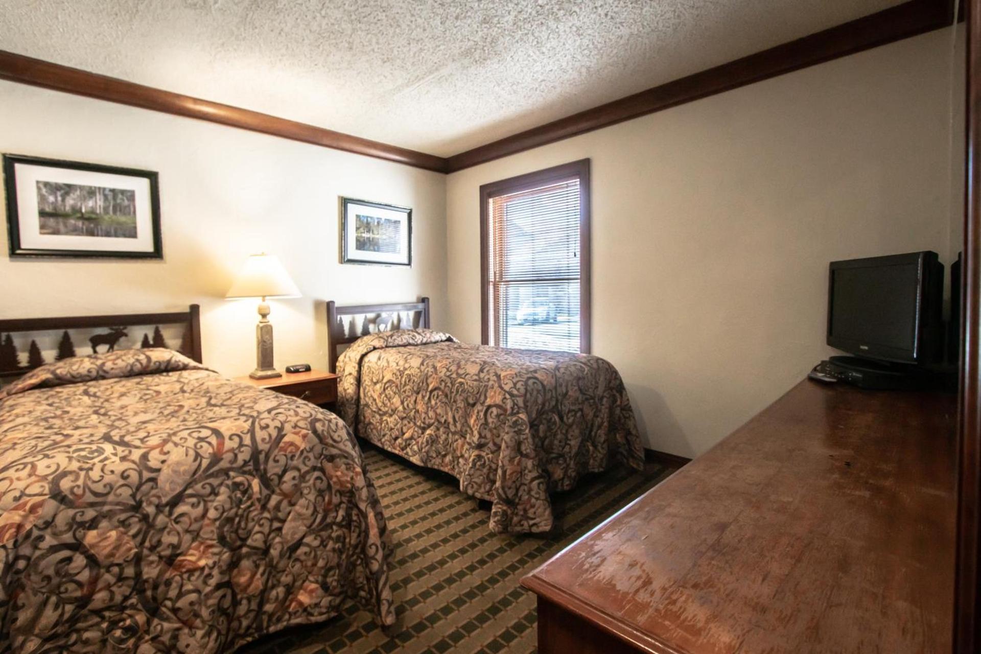 Sunburst Condominiums photo 15