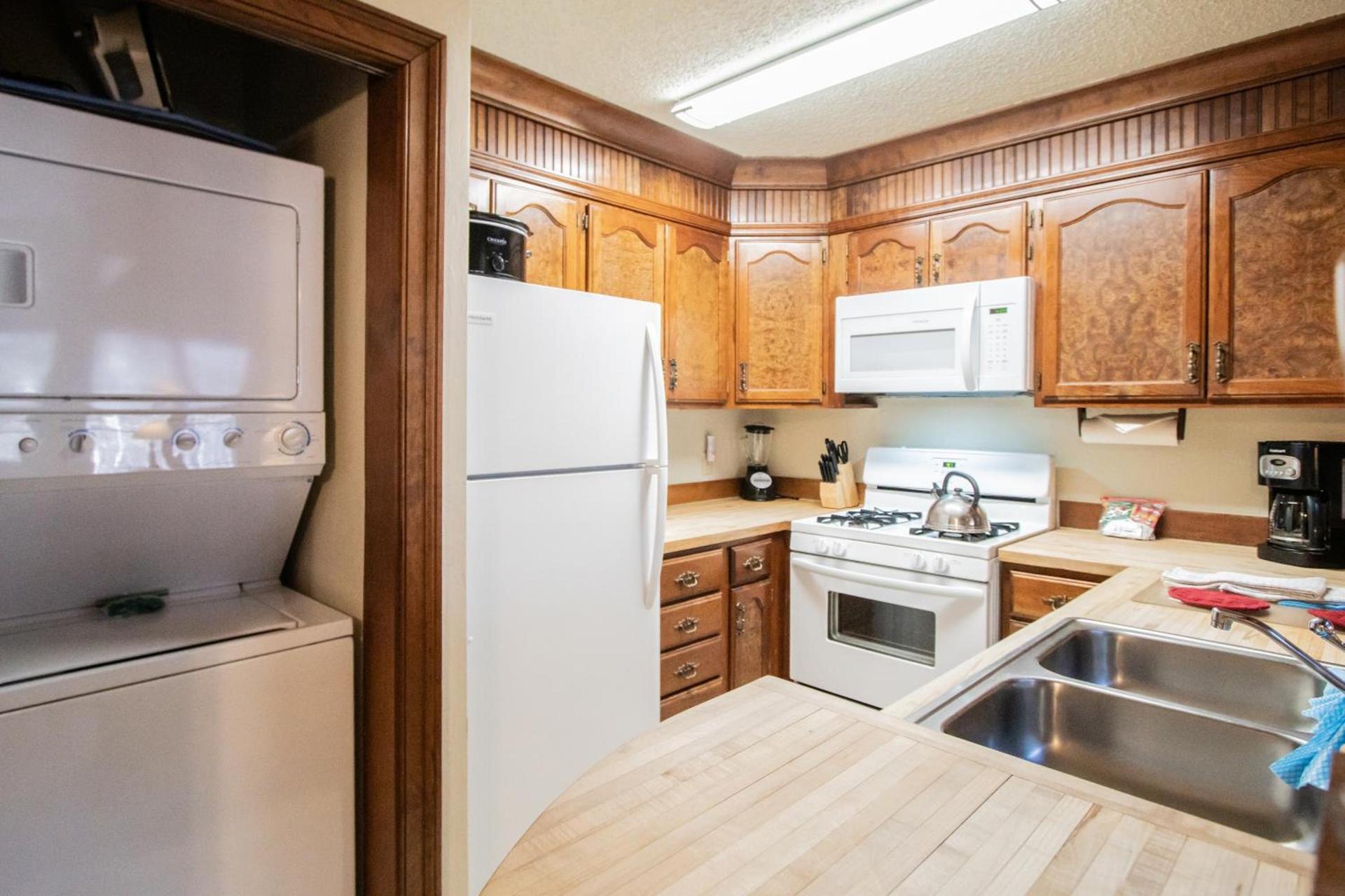 Sunburst Condominiums photo 25