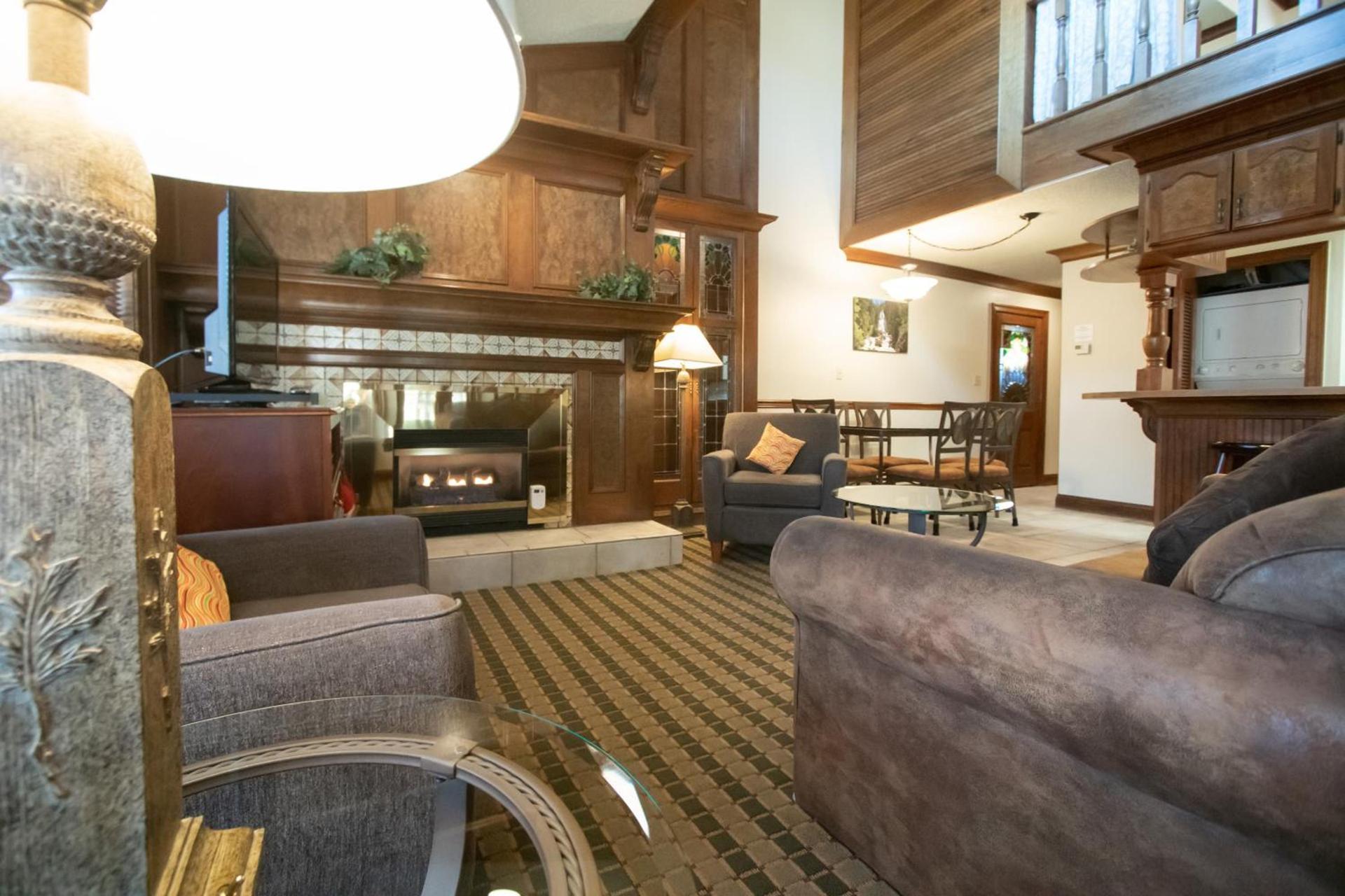 Sunburst Condominiums photo 5