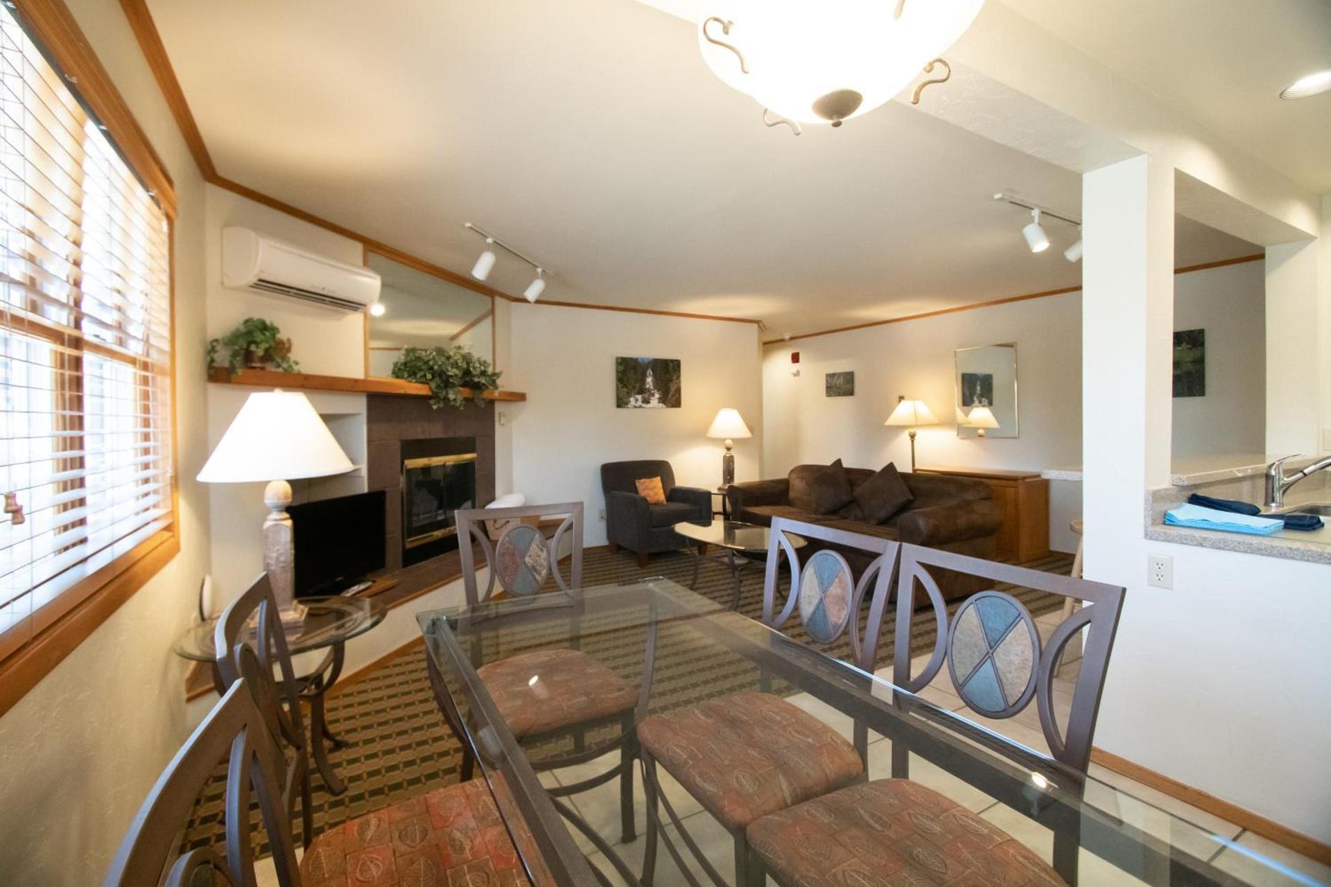 Sunburst Condominiums photo 28