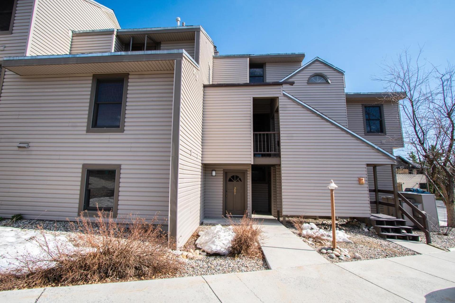 Sunburst Condominiums photo 30