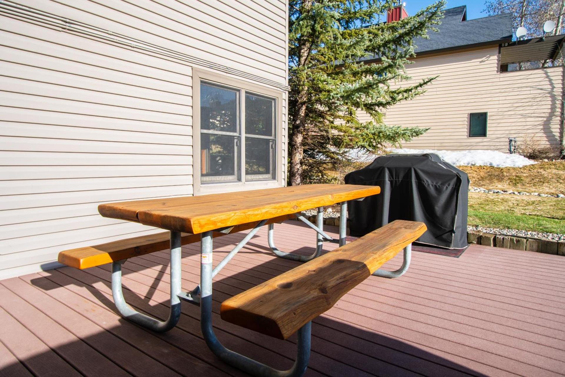 Sunburst Condominiums photo 11