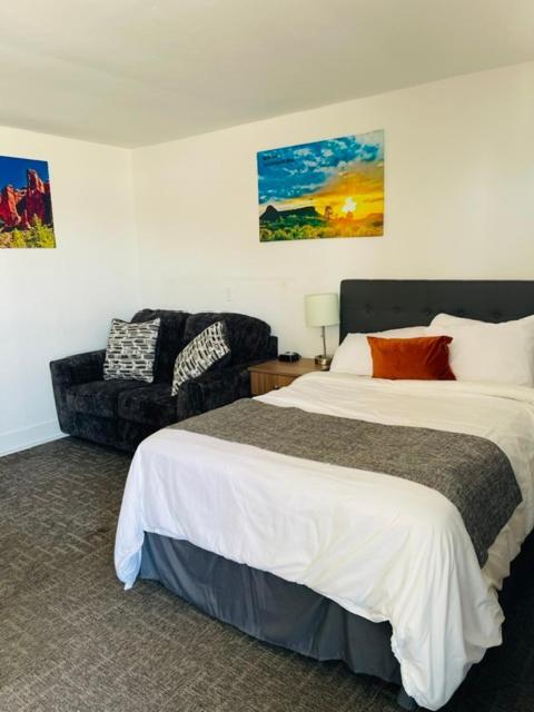 Blue Sage Inn & Suites photo 5