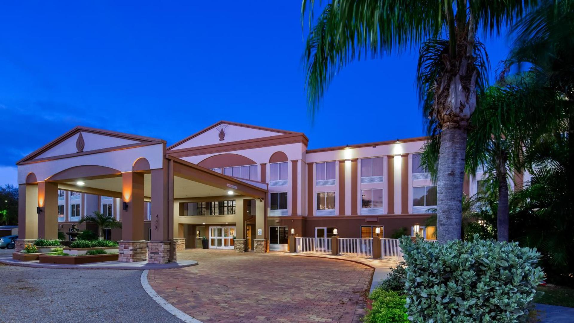 Best Western Plus Ambassador Suites photo 29