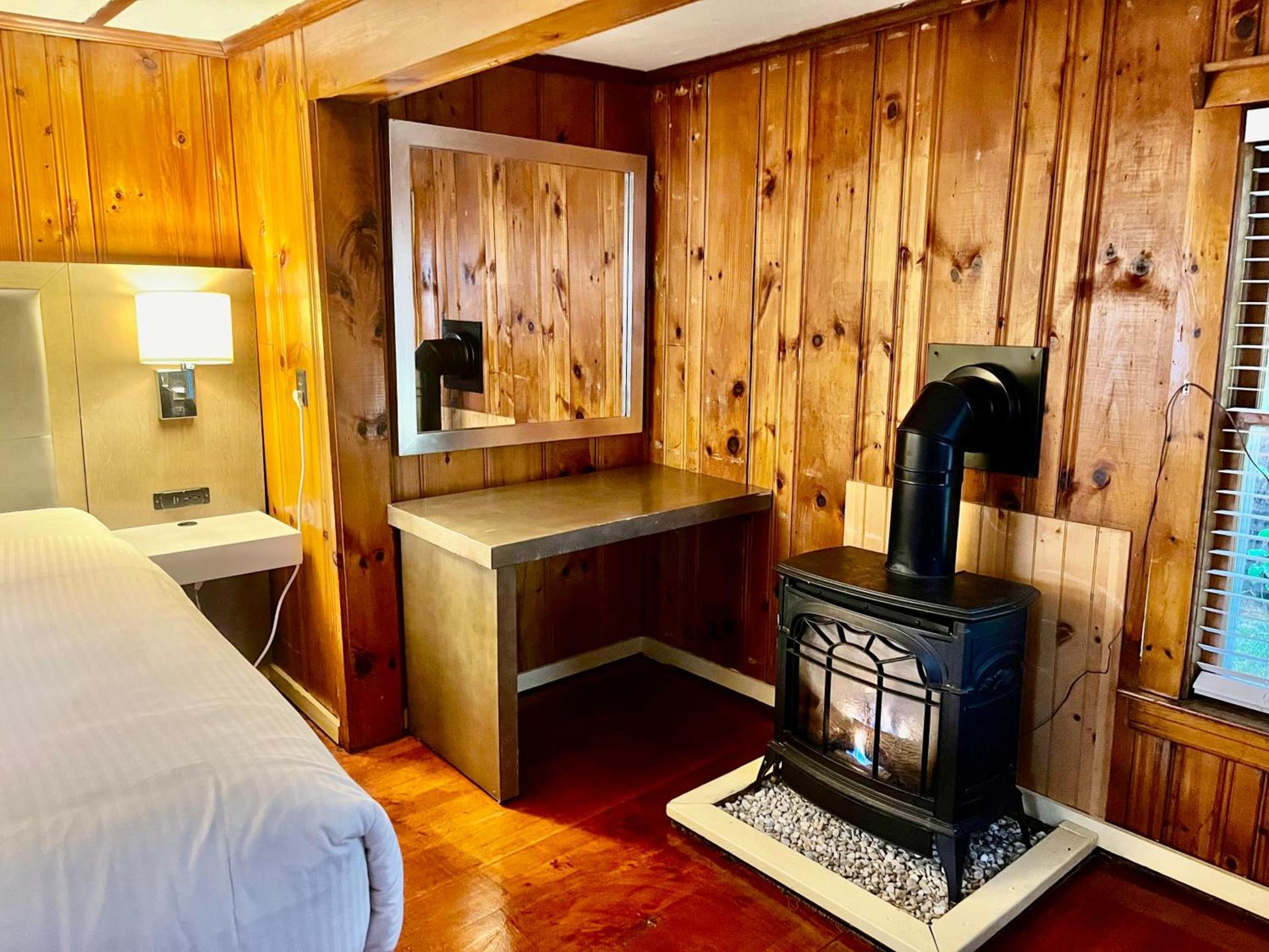 White Mountain Cottages photo 4