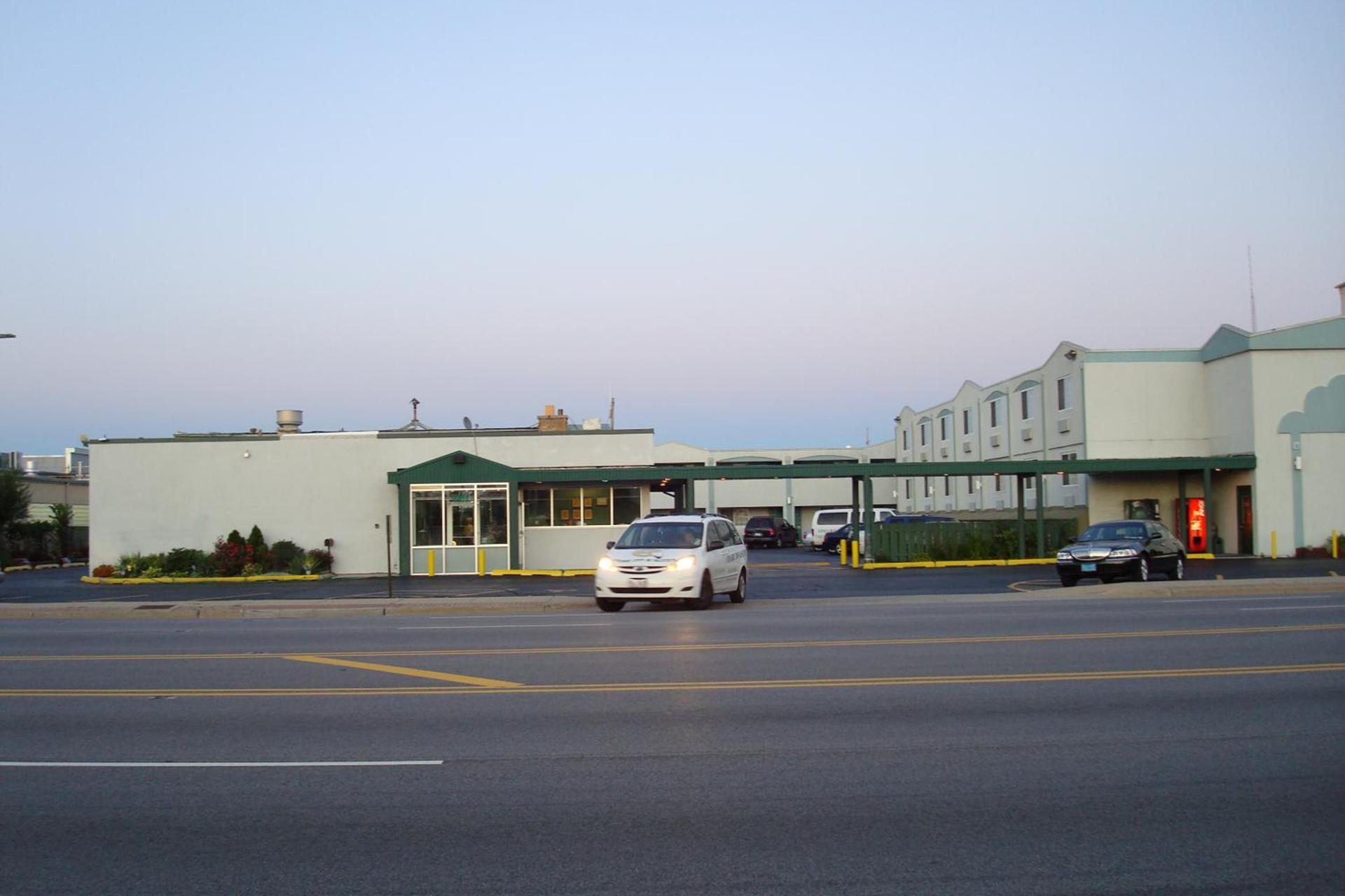 O'Hare Inn & Suites photo 20