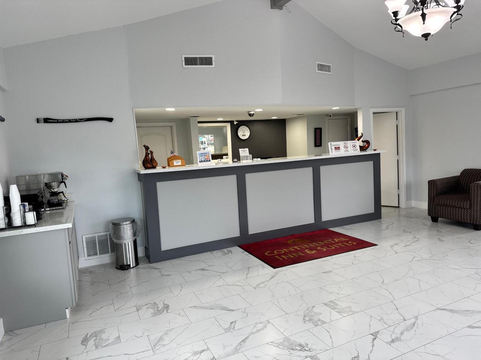 Continental Inn and Suites Nacogdoches TX SFA University Downtown photo 2