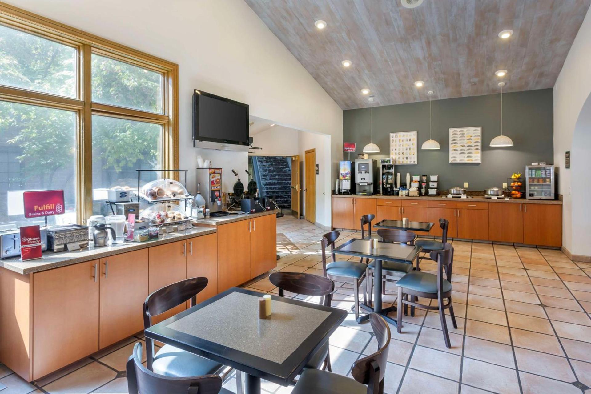 Best Western PLUS Cotton Tree Inn photo 6