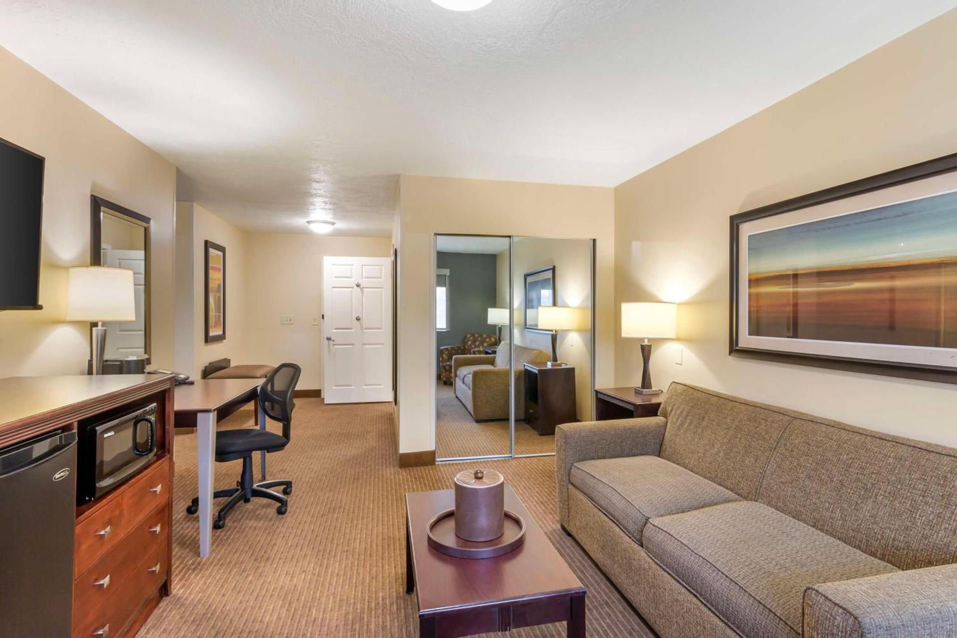 Best Western PLUS Cotton Tree Inn photo 24