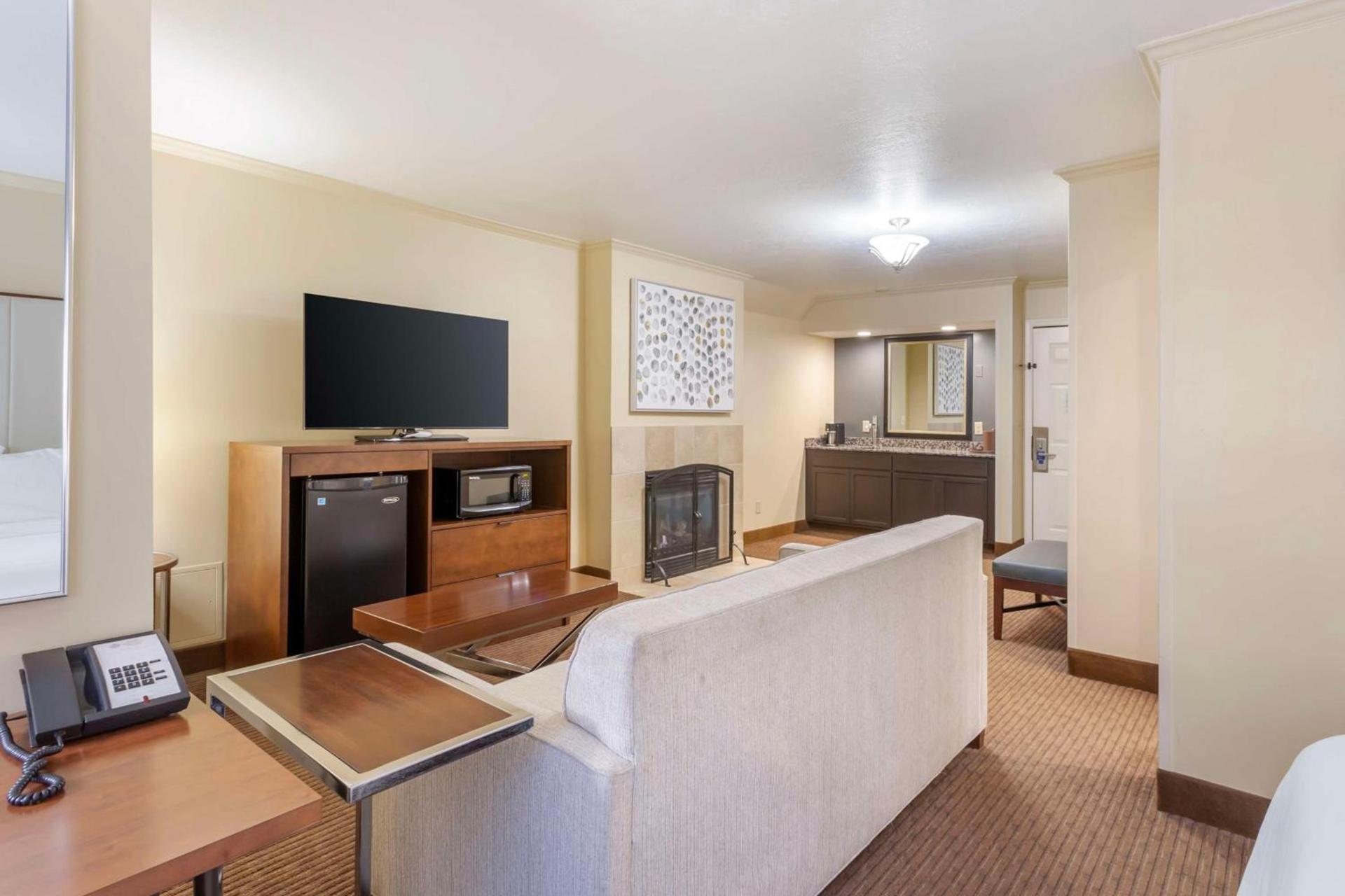 Best Western PLUS Cotton Tree Inn photo 27