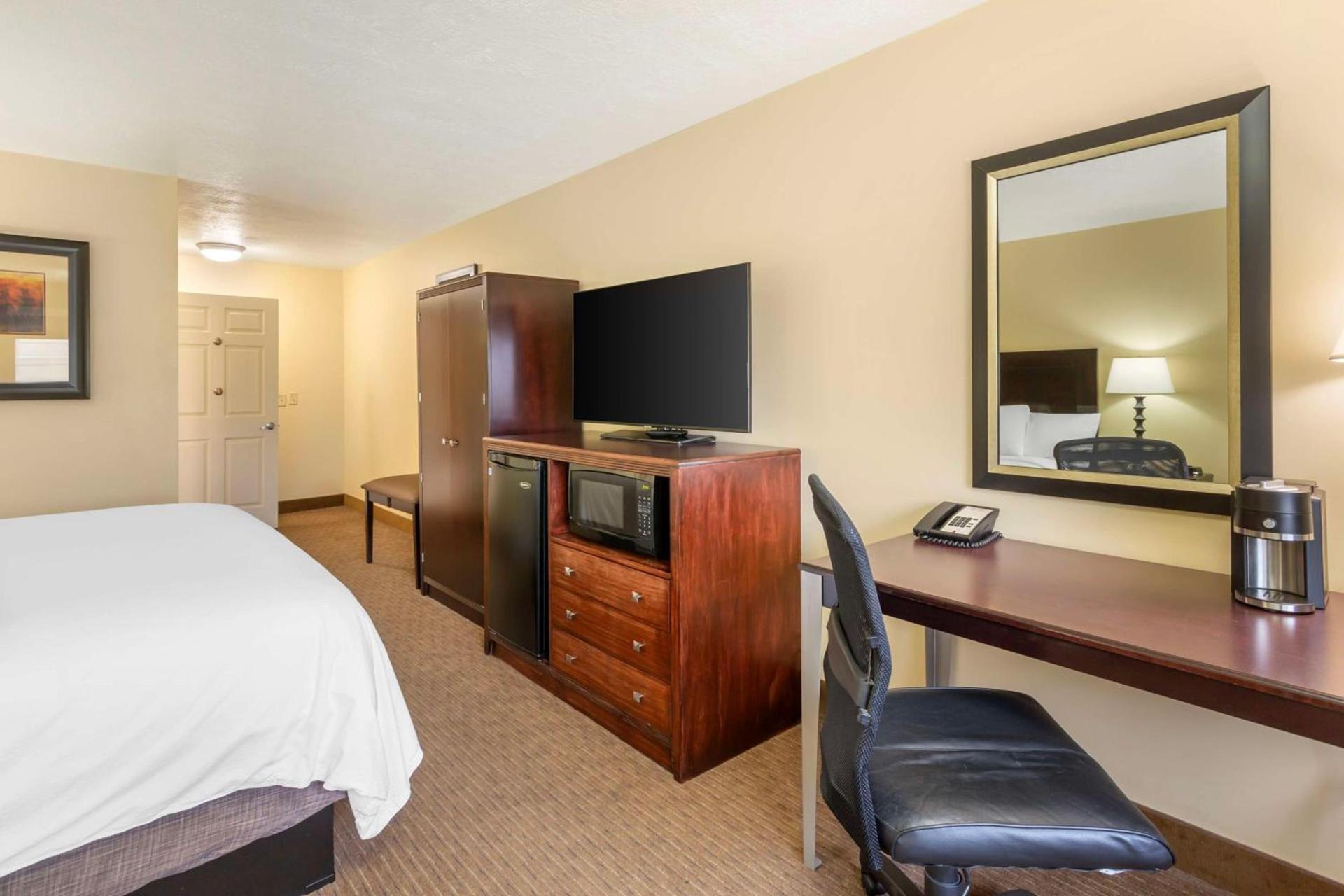 Best Western PLUS Cotton Tree Inn photo 33