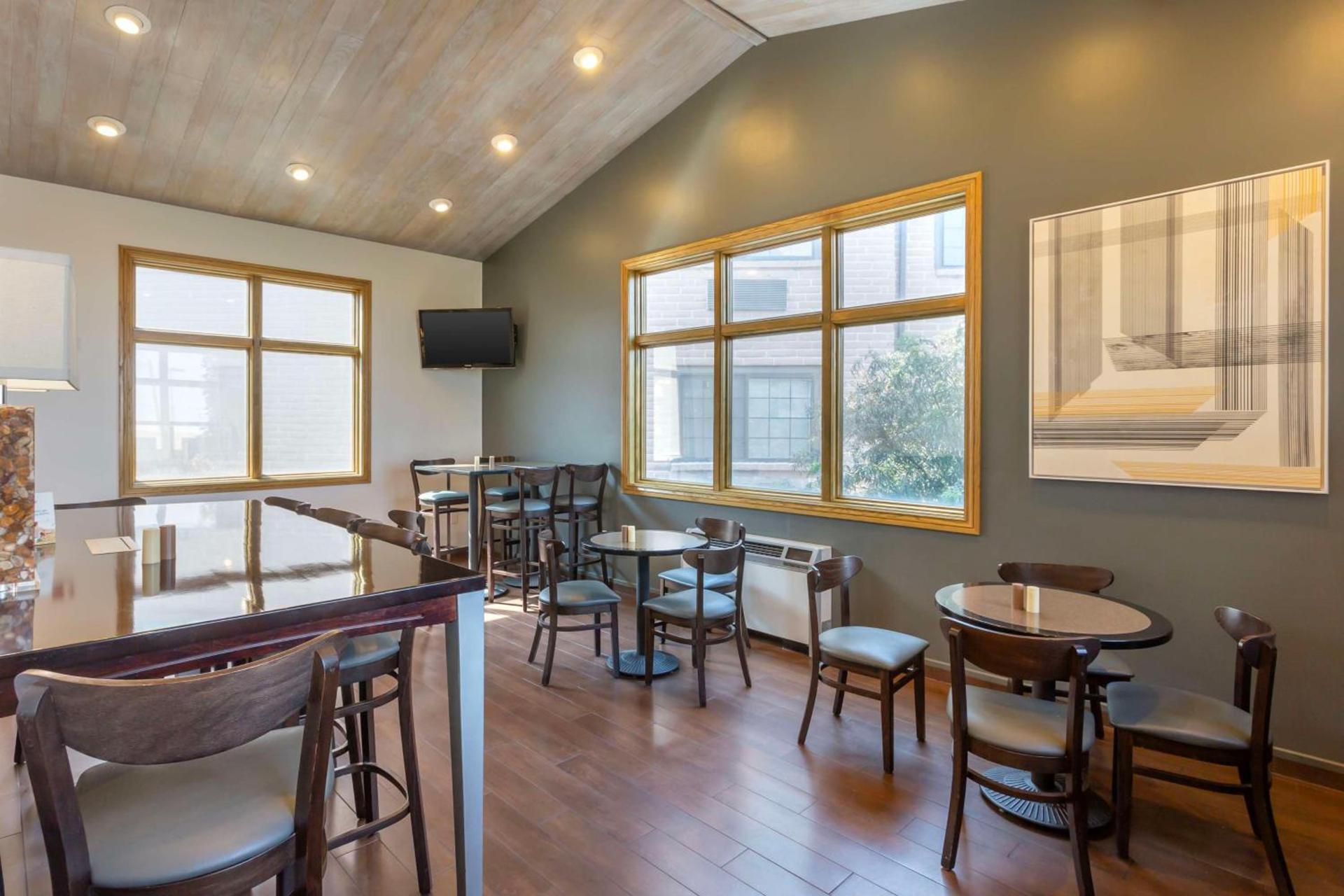 Best Western PLUS Cotton Tree Inn photo 48
