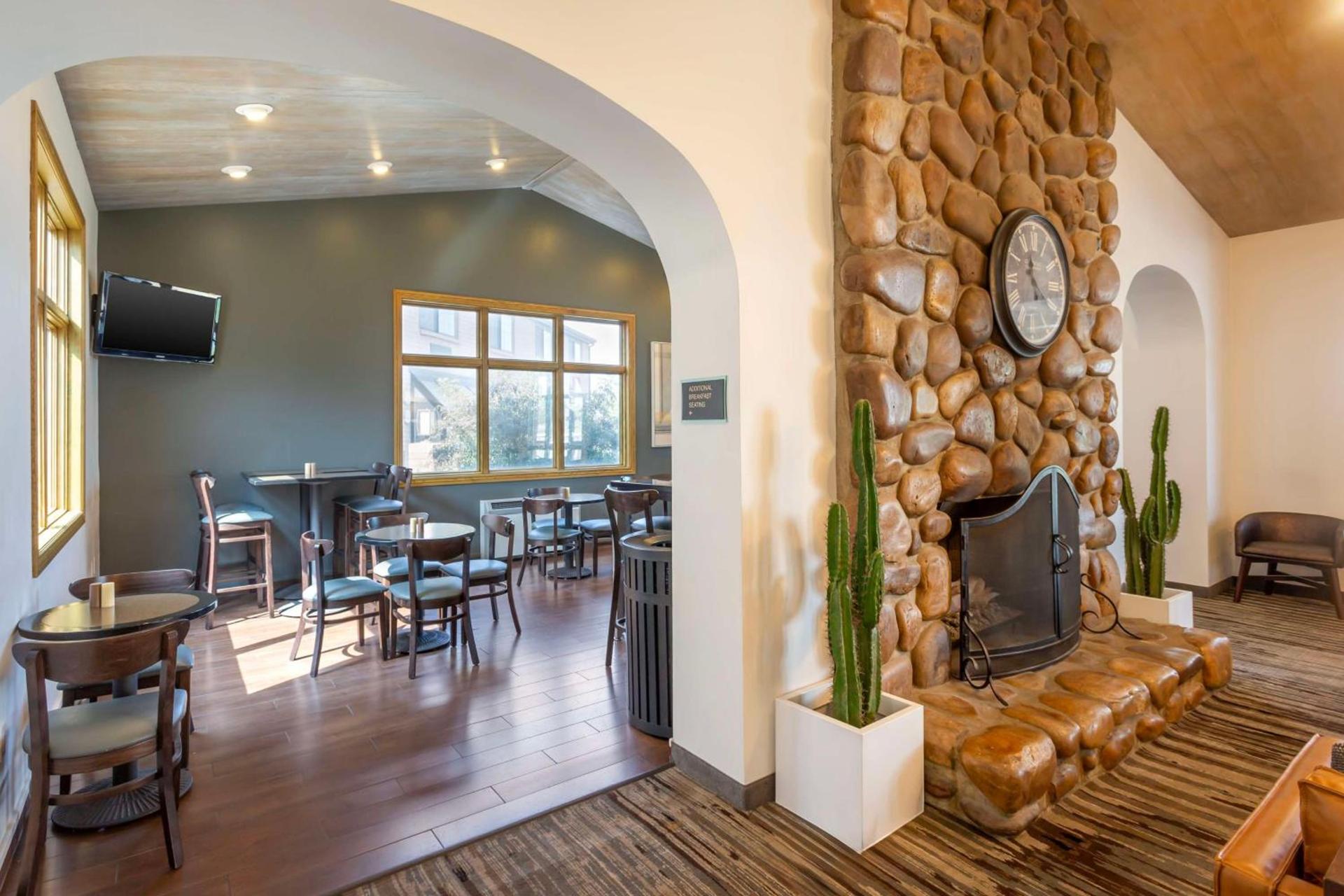 Best Western PLUS Cotton Tree Inn photo 56