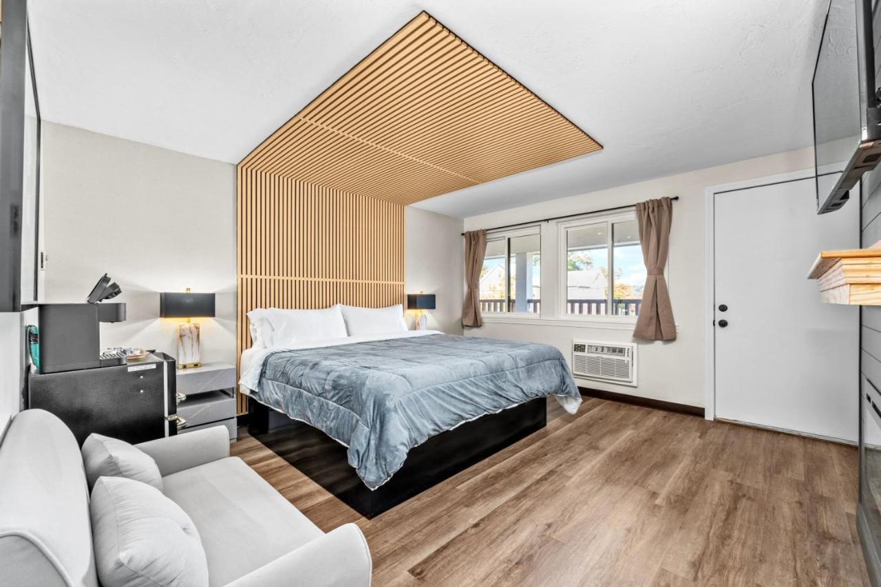 King Bed in Lux Boutique Hotel photo 24