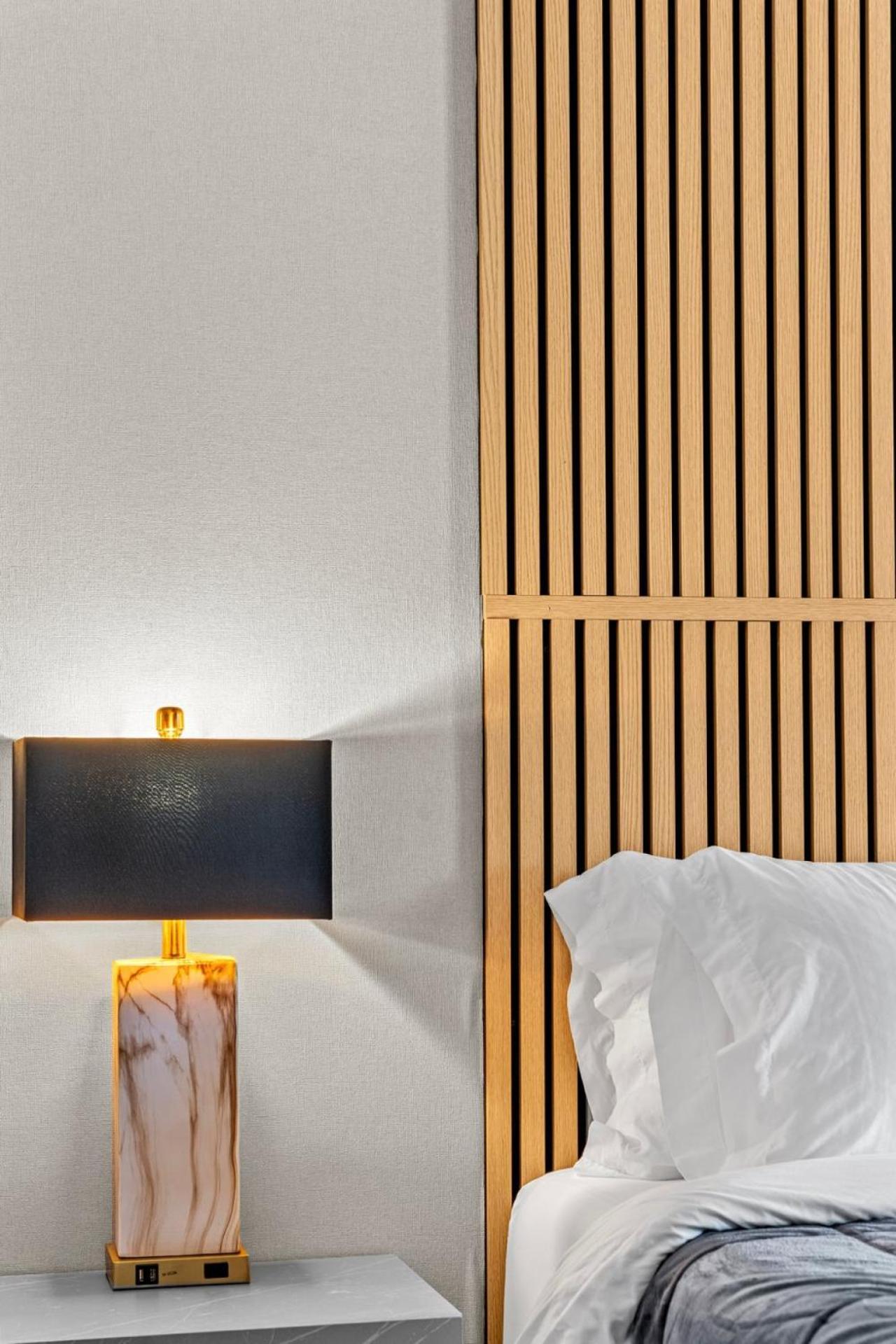 King Bed in Lux Boutique Hotel photo 15