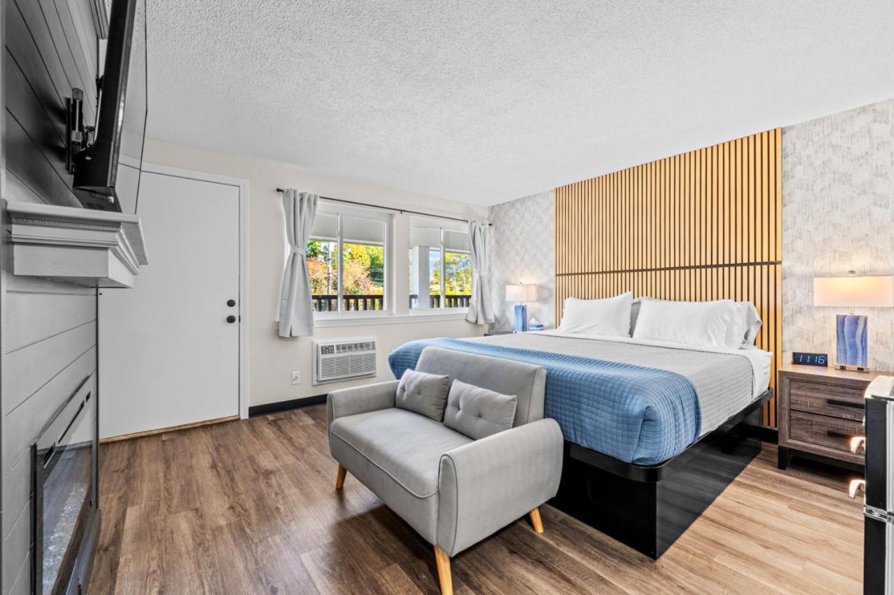 King Bed in Lux Boutique Hotel photo 13