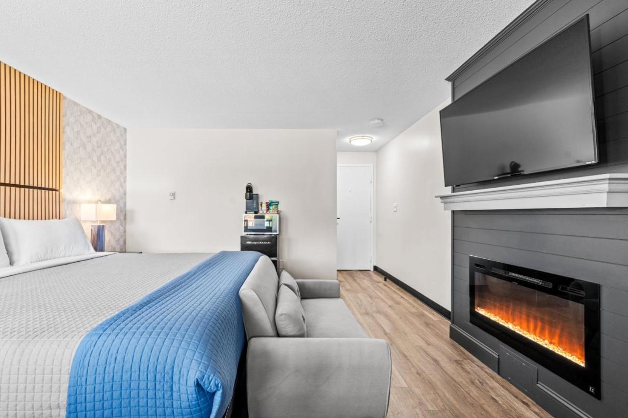 King Bed in Lux Boutique Hotel photo 8