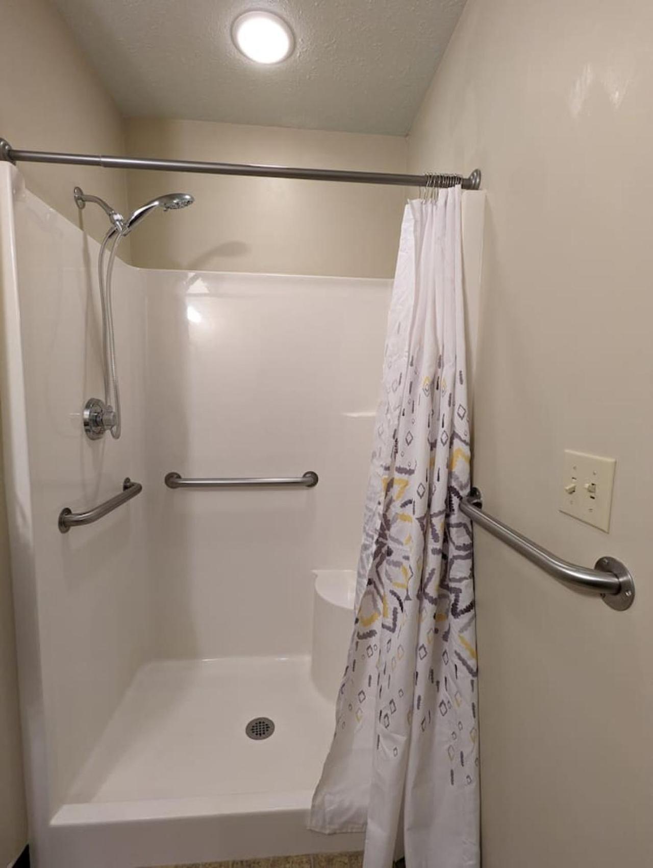 Waterloo Suites Double photo 19