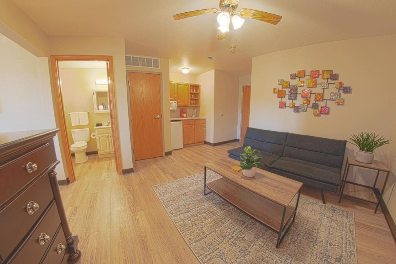 Waterloo Suites King photo 17