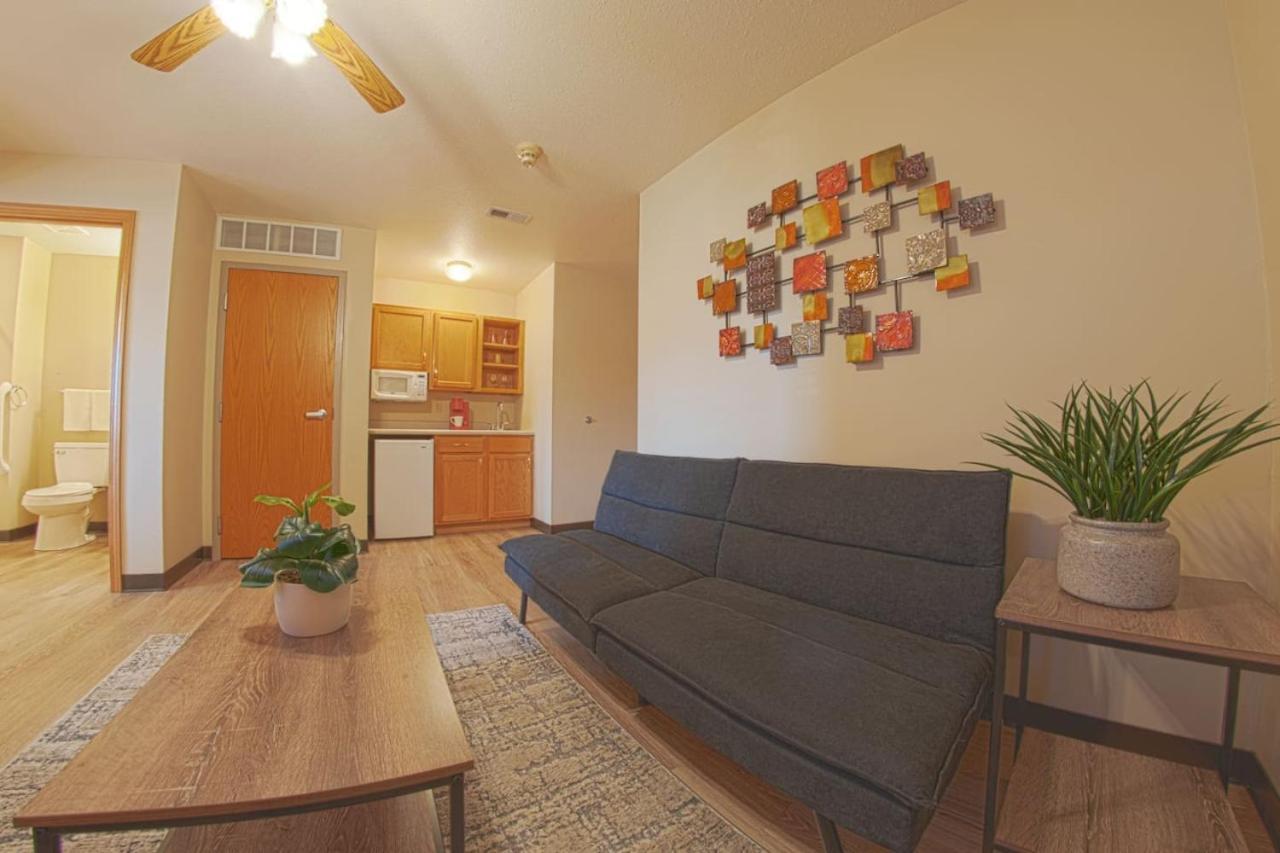 Waterloo Suites King photo 18