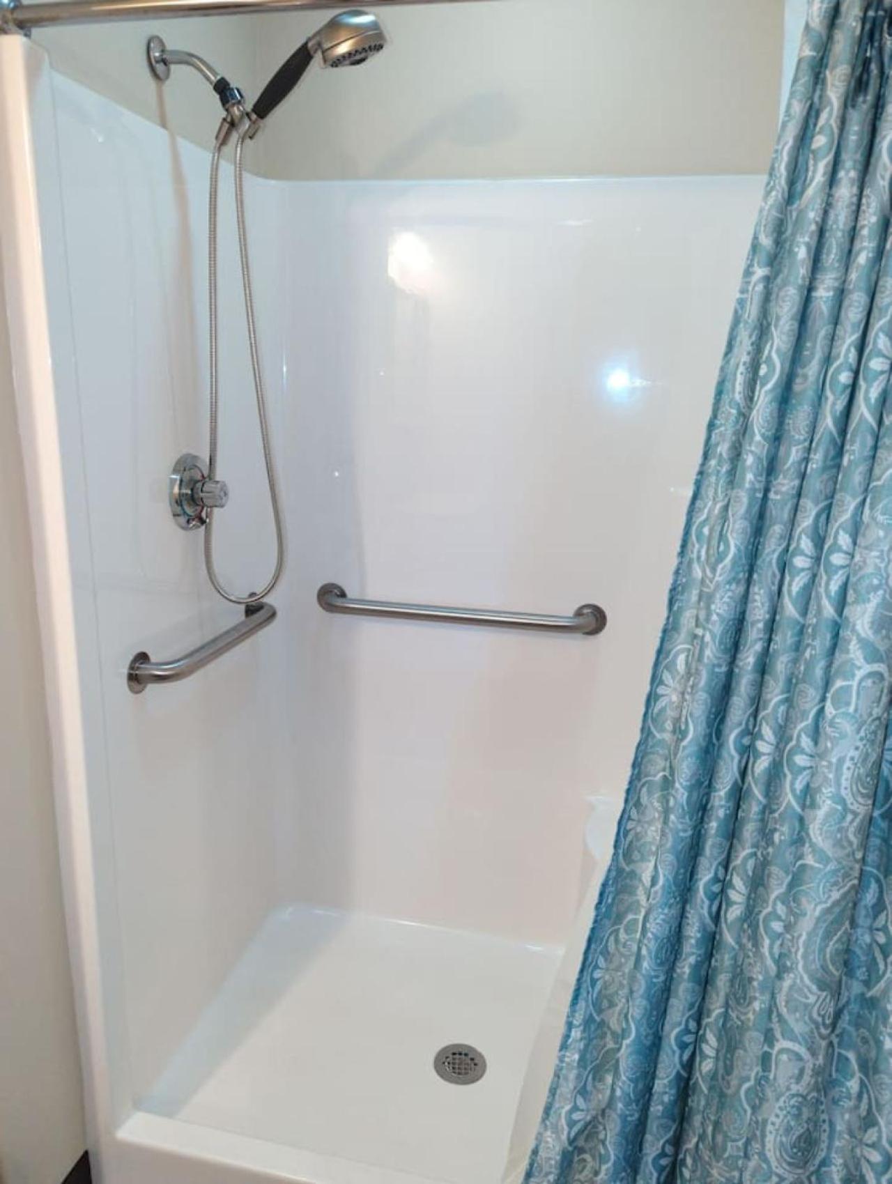Waterloo Suites Queen 1 photo 15