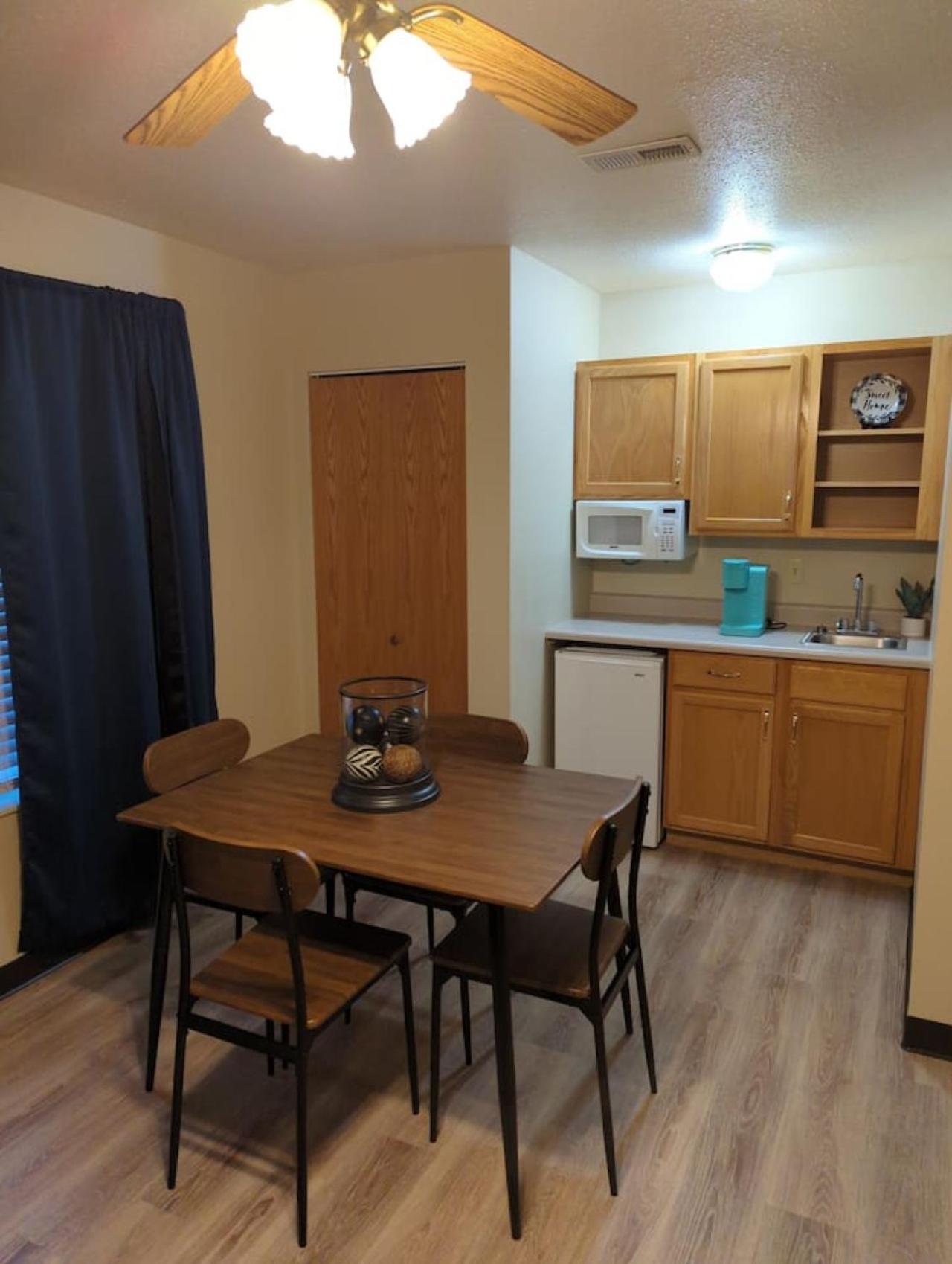 Waterloo Suites Queen 1 photo 10