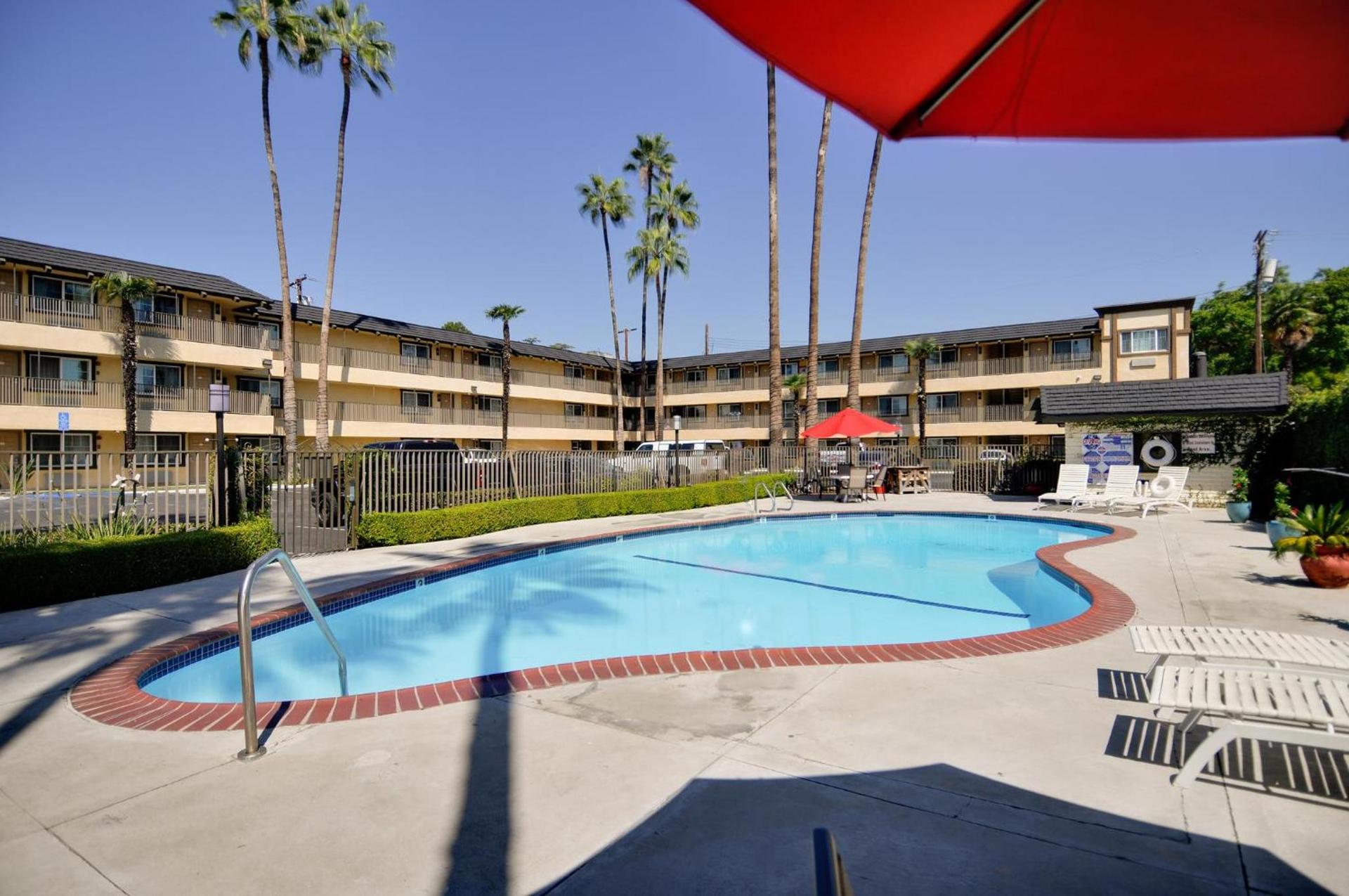 Vagabond Inn Whittier photo 2
