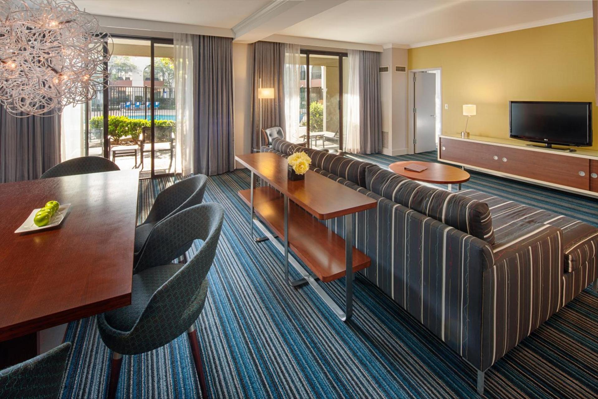 DoubleTree by Hilton Newark-Fremont photo 58